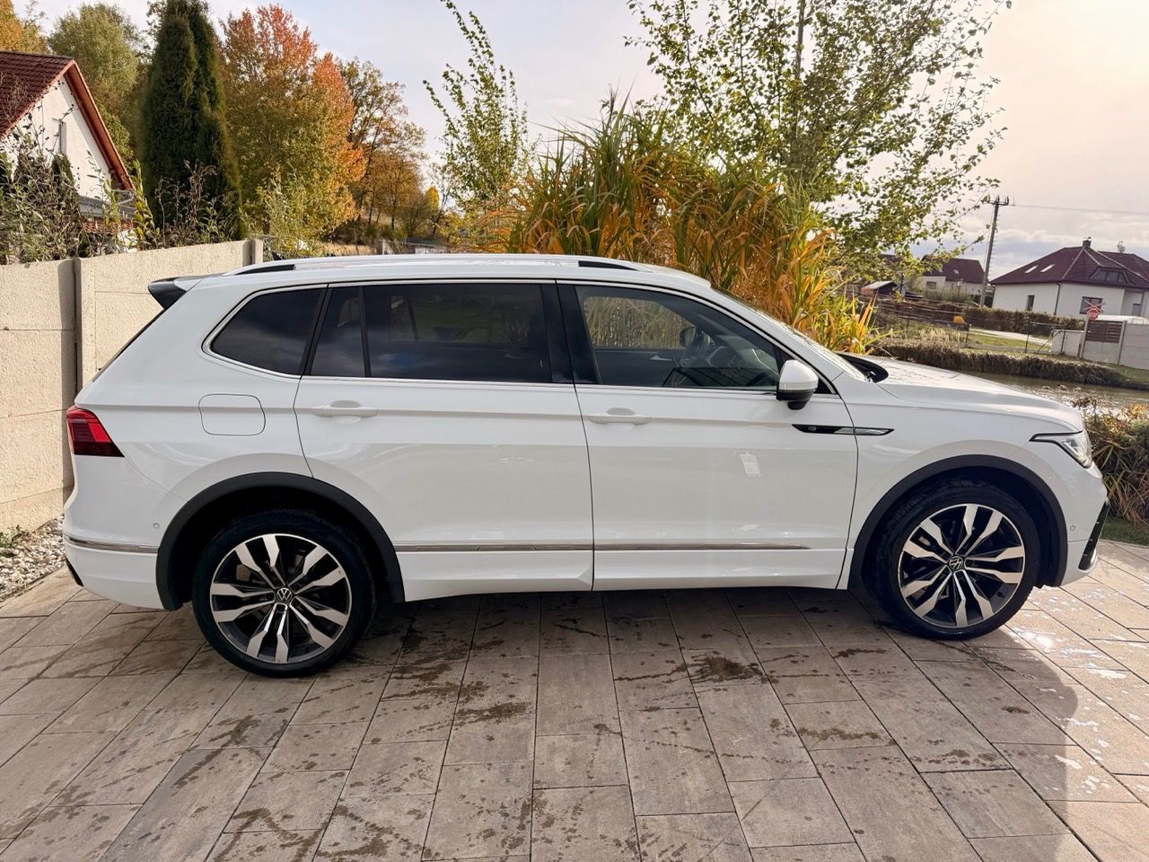 Volkswagen Tiguan Allspace, R-Line 147kW 1.maj|ČR|Tažný - fotka 5