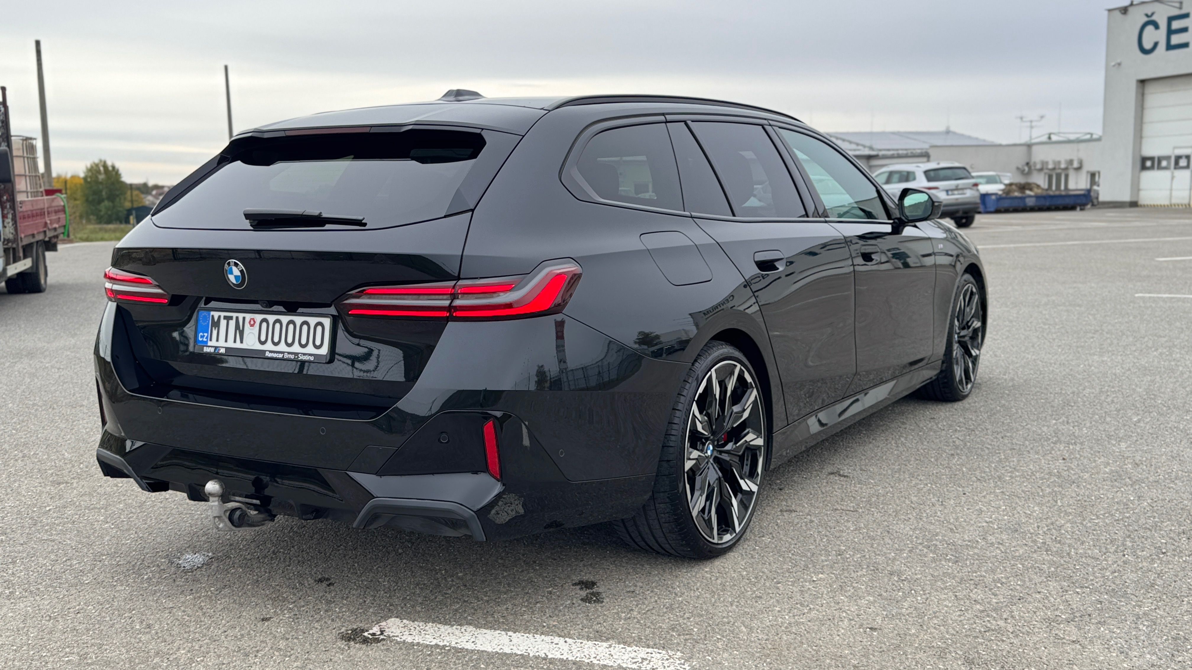 BMW Řada 5, 20dx,INDIVIDUAL,EXTRA VÝBAV - fotka 5