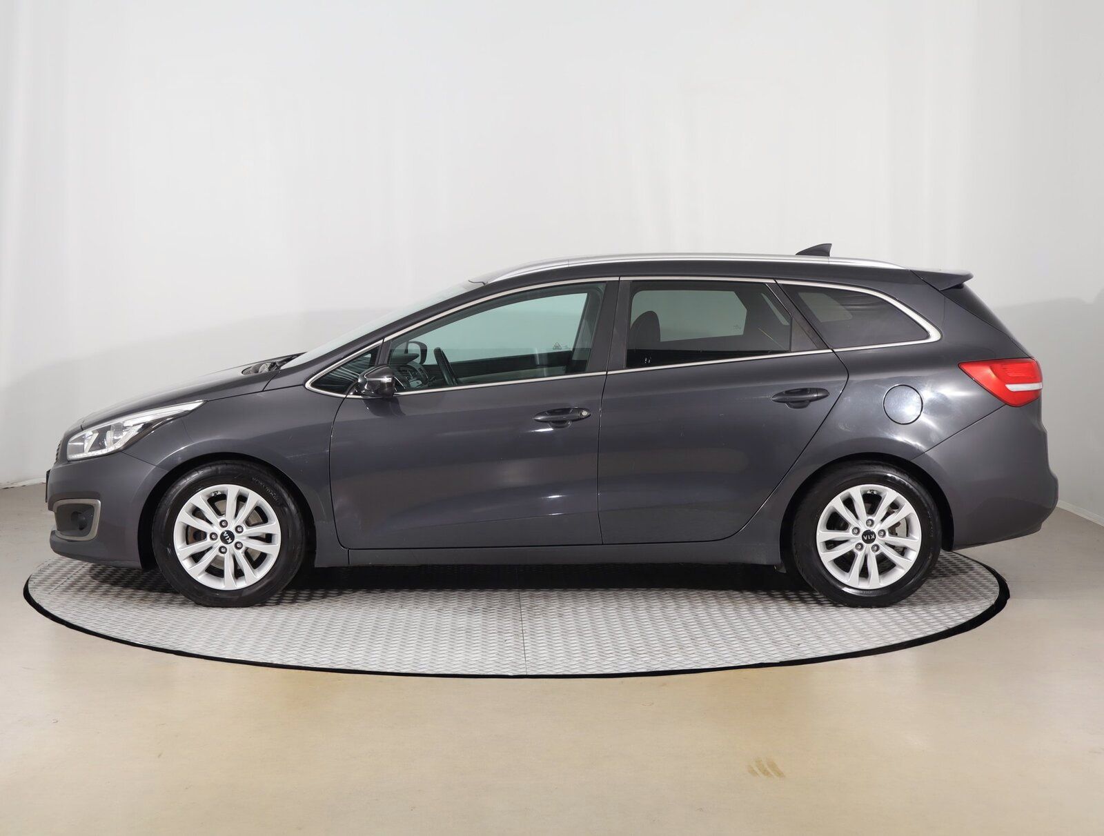 Kia Cee´d, 1.6 GDI, Automat - fotka 3