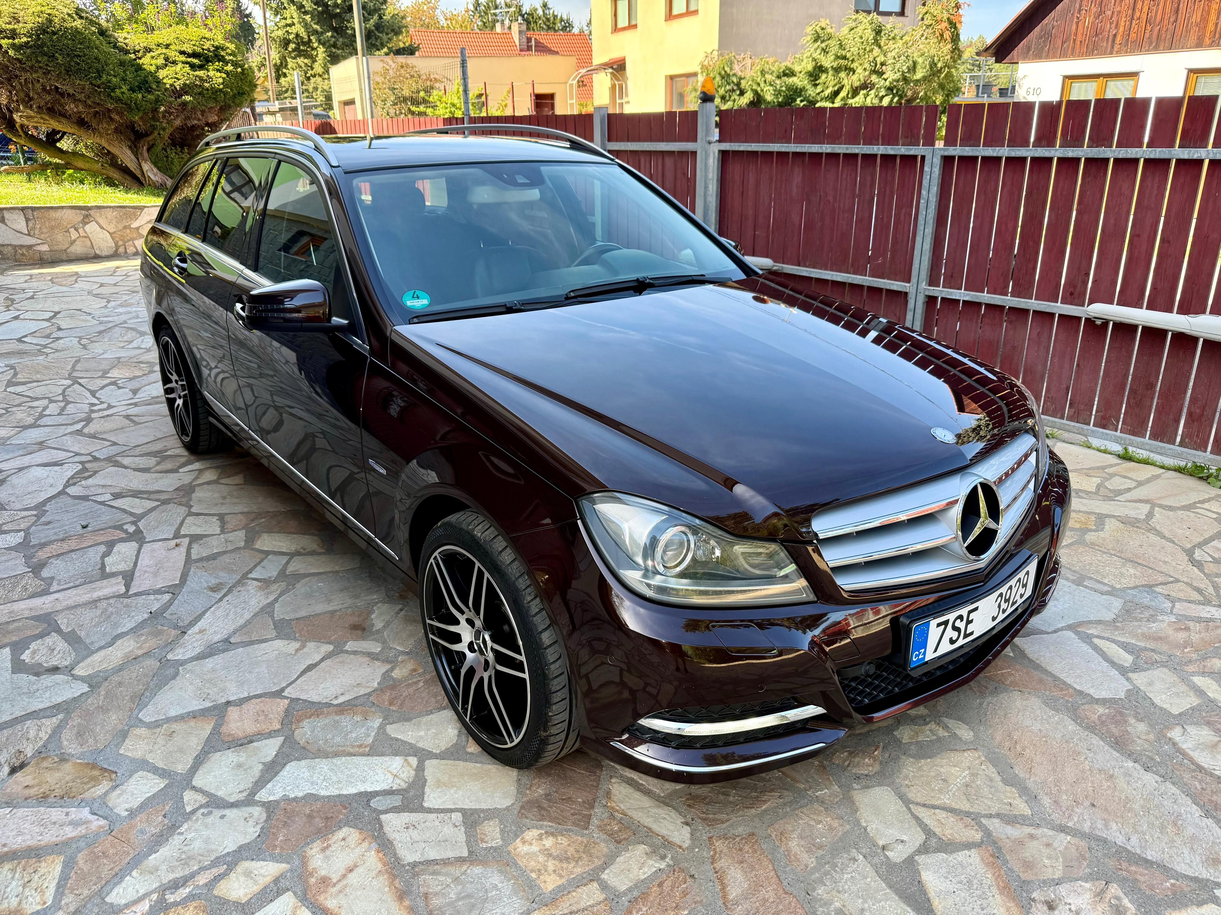 Mercedes-Benz Třídy C, 350 CGI 225KW AUTOM. ROZVODY ! - fotka 3