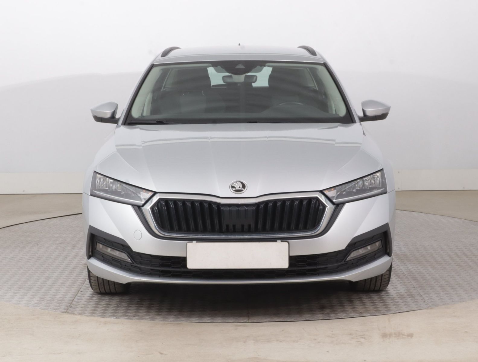 Škoda Octavia, 2.0 TDI, Ambition, ČR,1.maj - fotka 2