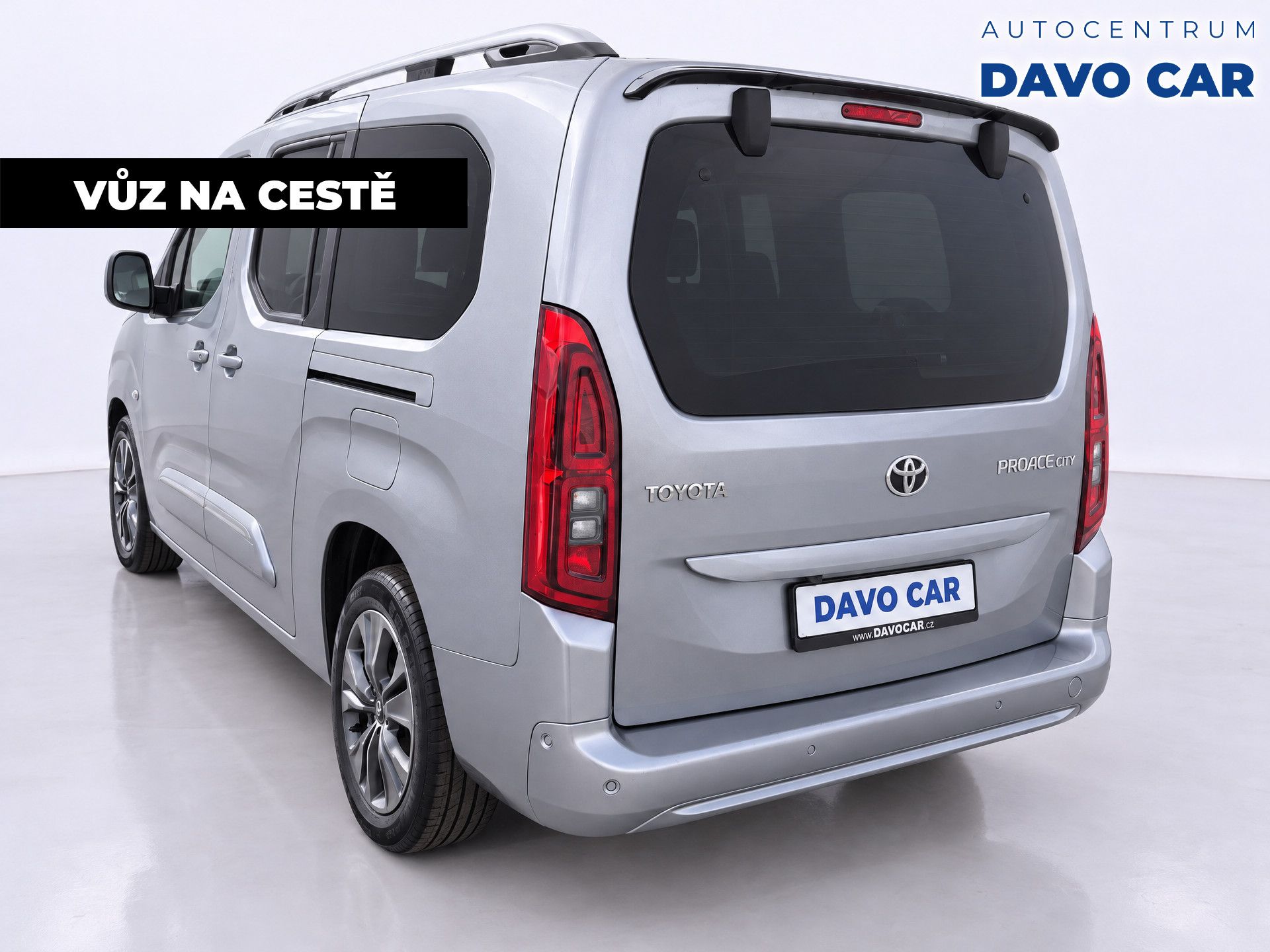 Toyota Proace City Verso, 1,2 T 130k Aut. L2 Family DPH - fotka 2