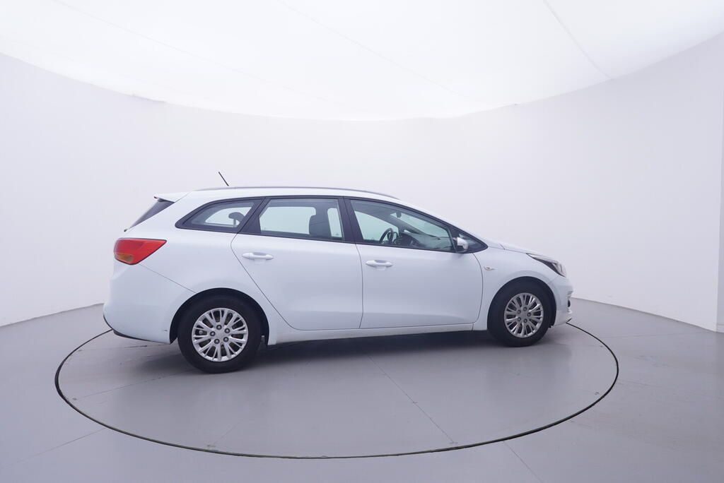 Kia Cee´d, 1.6 GDI 99 kW - fotka 6