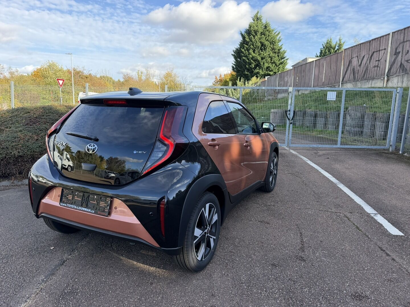 Toyota Aygo, 1.5. Hybrid Style Smart - - fotka 5