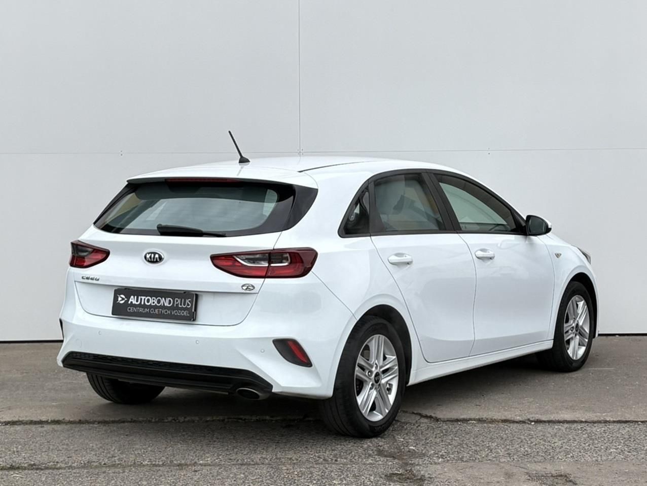Kia Cee´d, 1.4 CVVT 73kW COOL - fotka 2