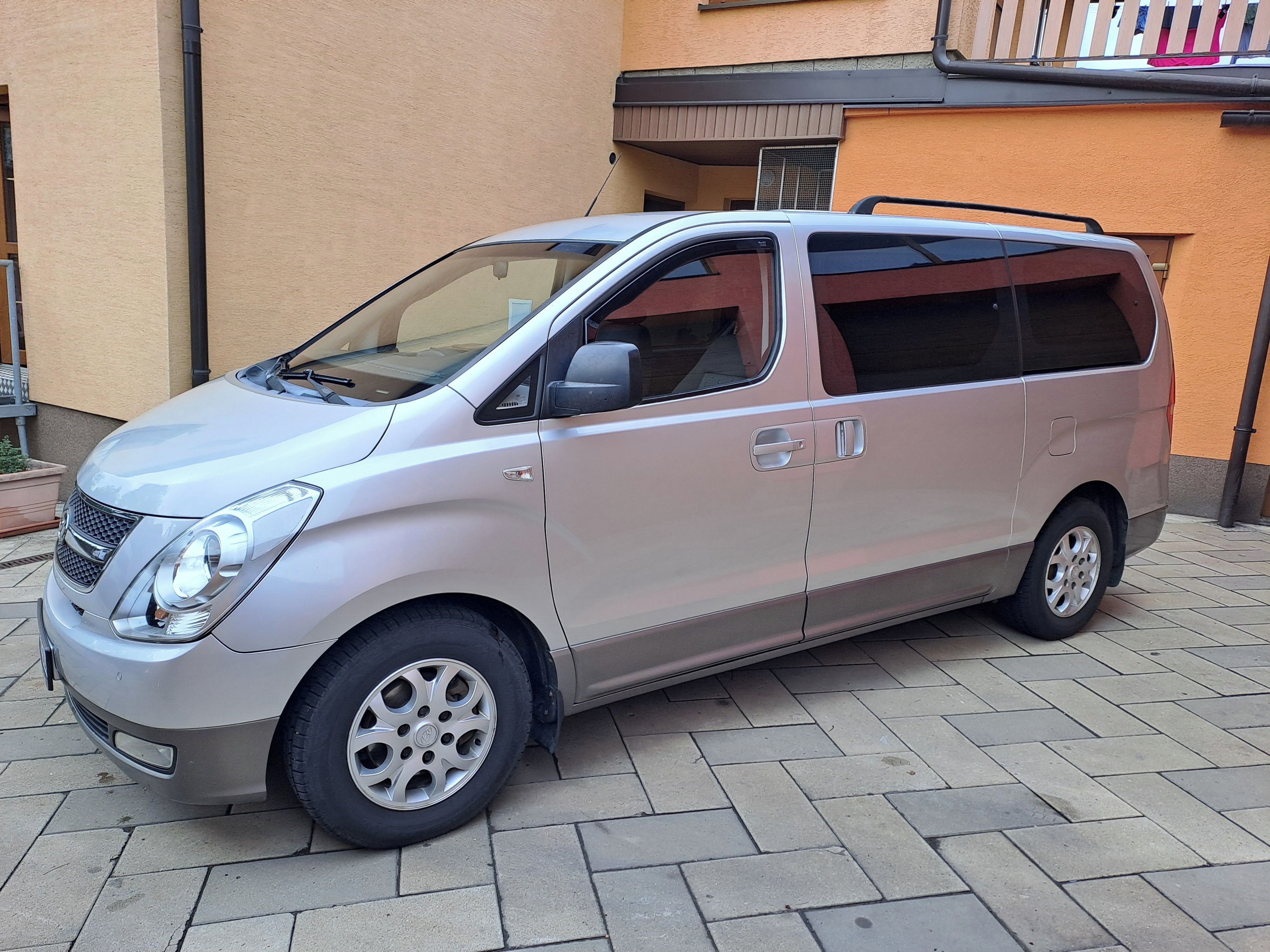 Hyundai H 1, 2,5 CRDI 120 KW kemping