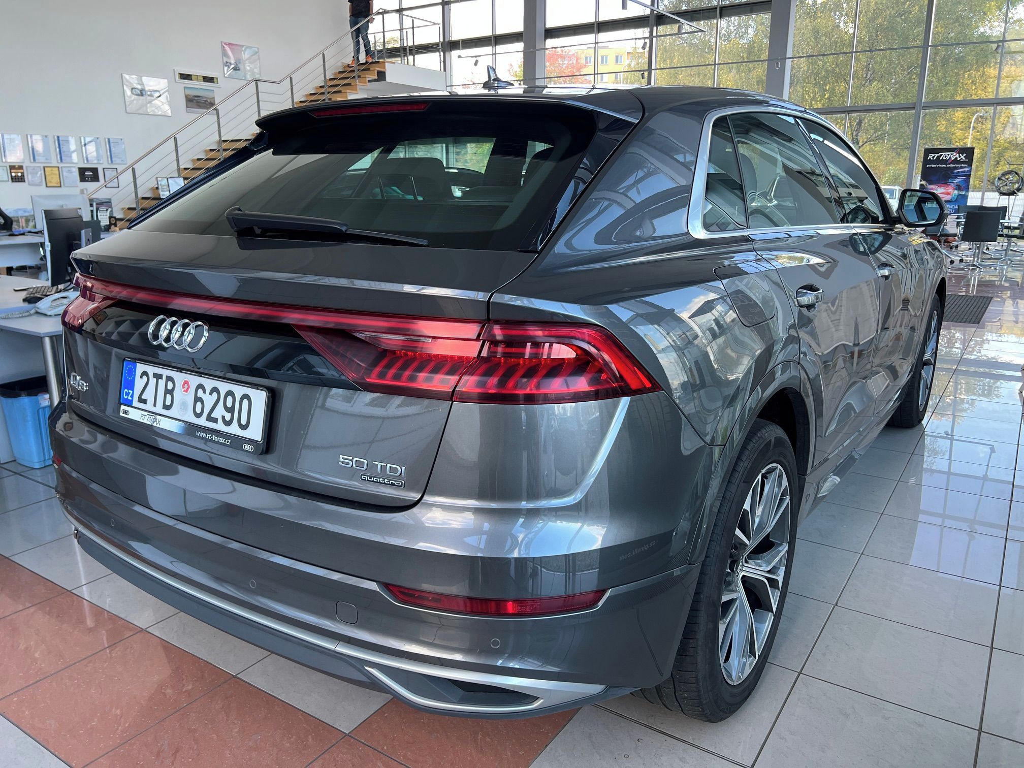 Audi Q8, S-line 50TDI 210kW - fotka 3