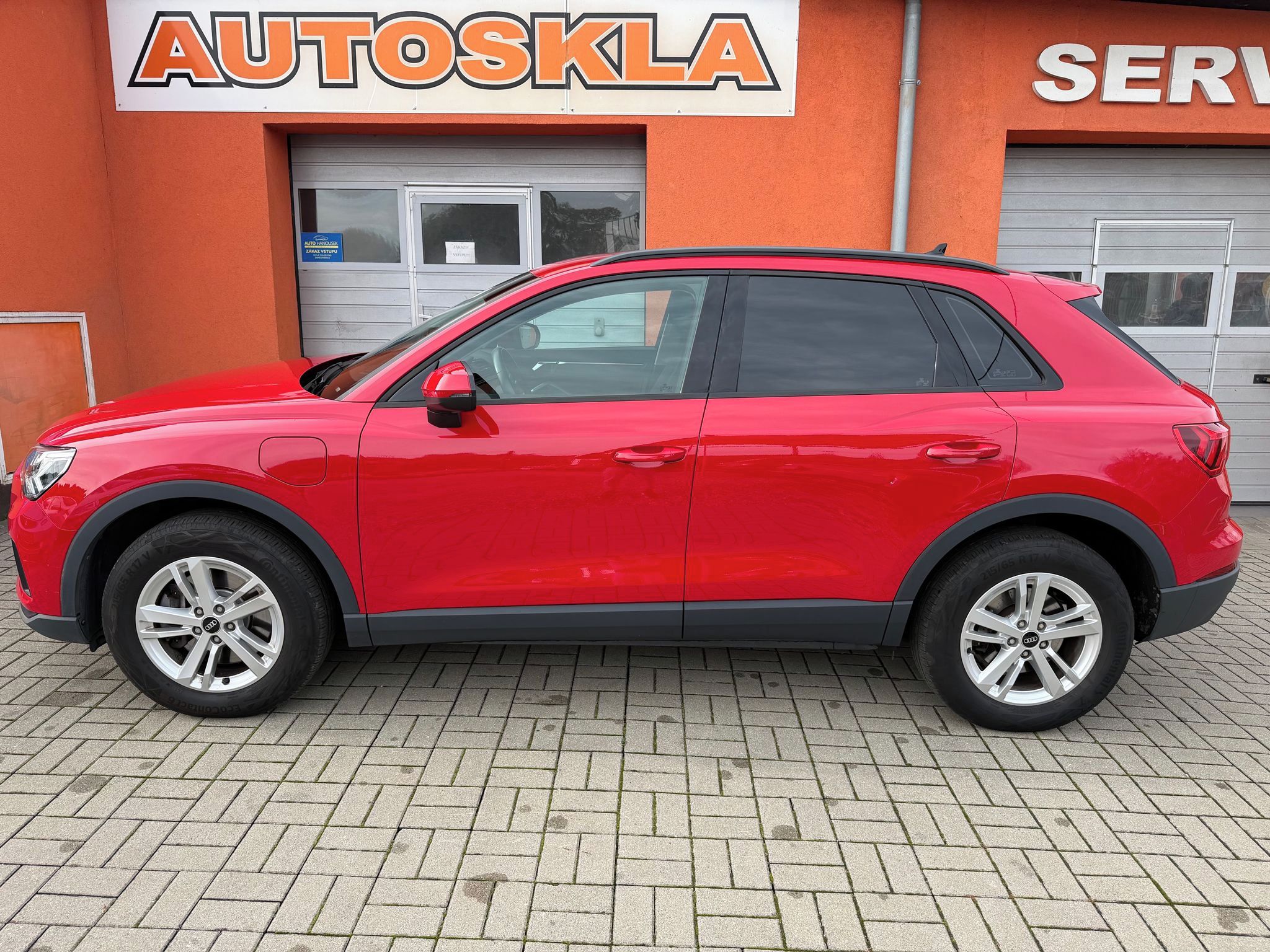 Audi Q3, 1.5 TFSI e 180KW S-tronic - fotka 3