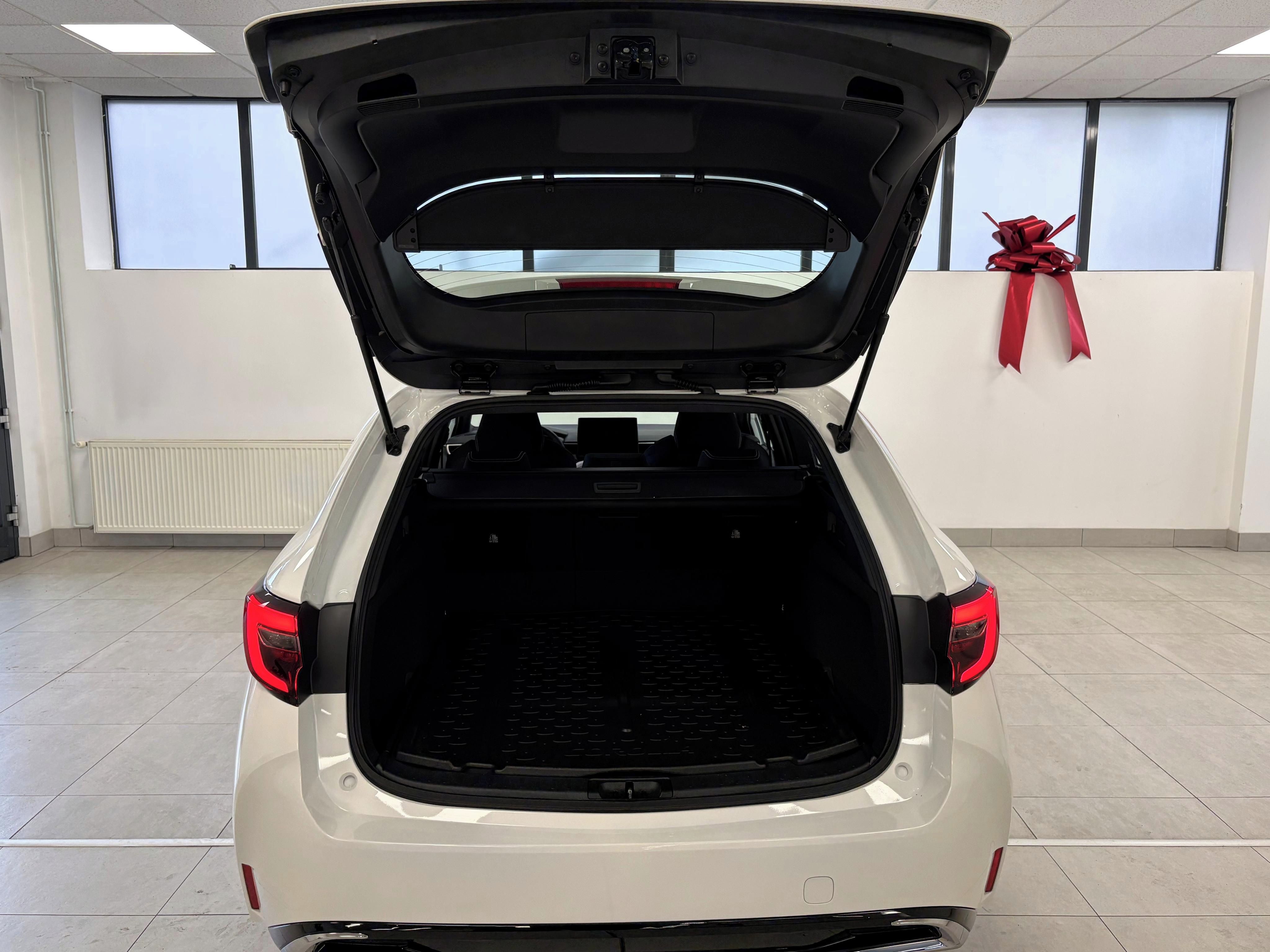 Toyota Corolla, TS, Comfort, 1.8HEV, CVT, 4x2 - fotka 6