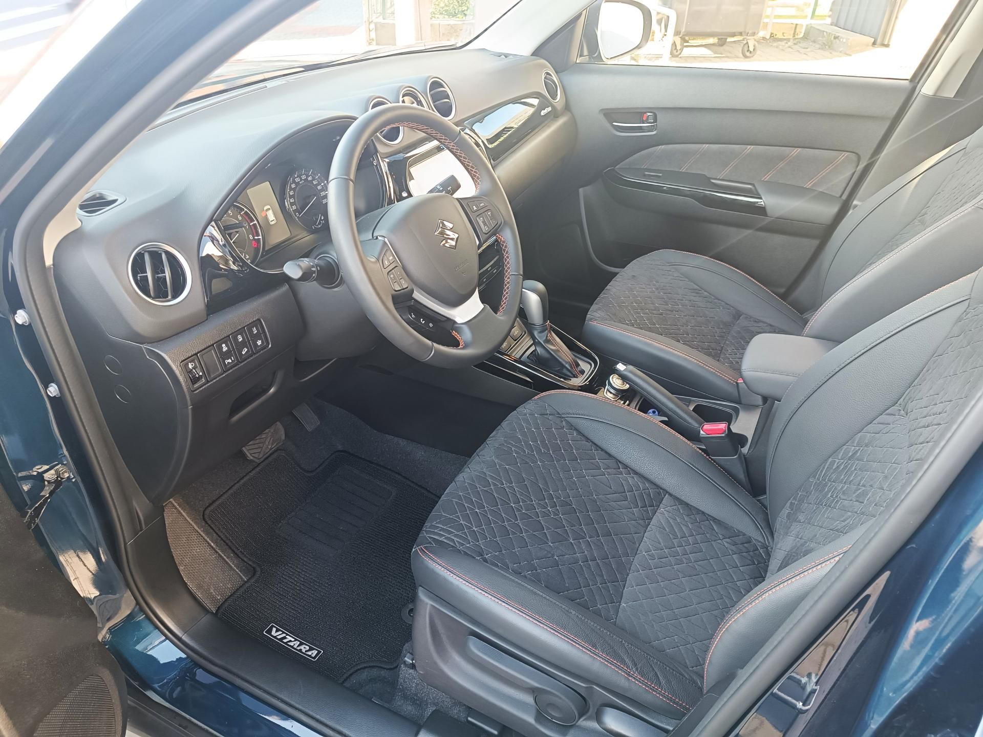 Suzuki Vitara, 1.4 Hybrid 6AT BE 4x4 Panorama - fotka 5