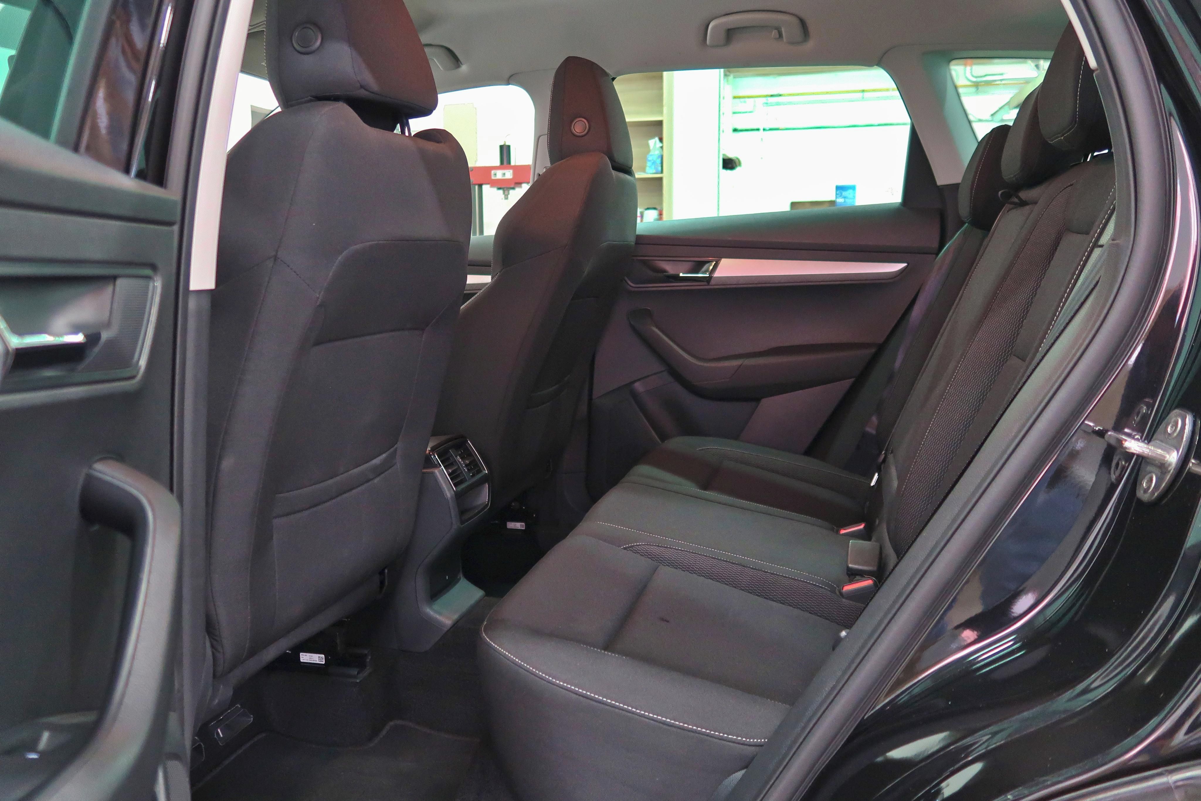 Škoda Karoq, 1.0TSI 81kW,DPH,KAMERA,ZÁRUKA - fotka 6