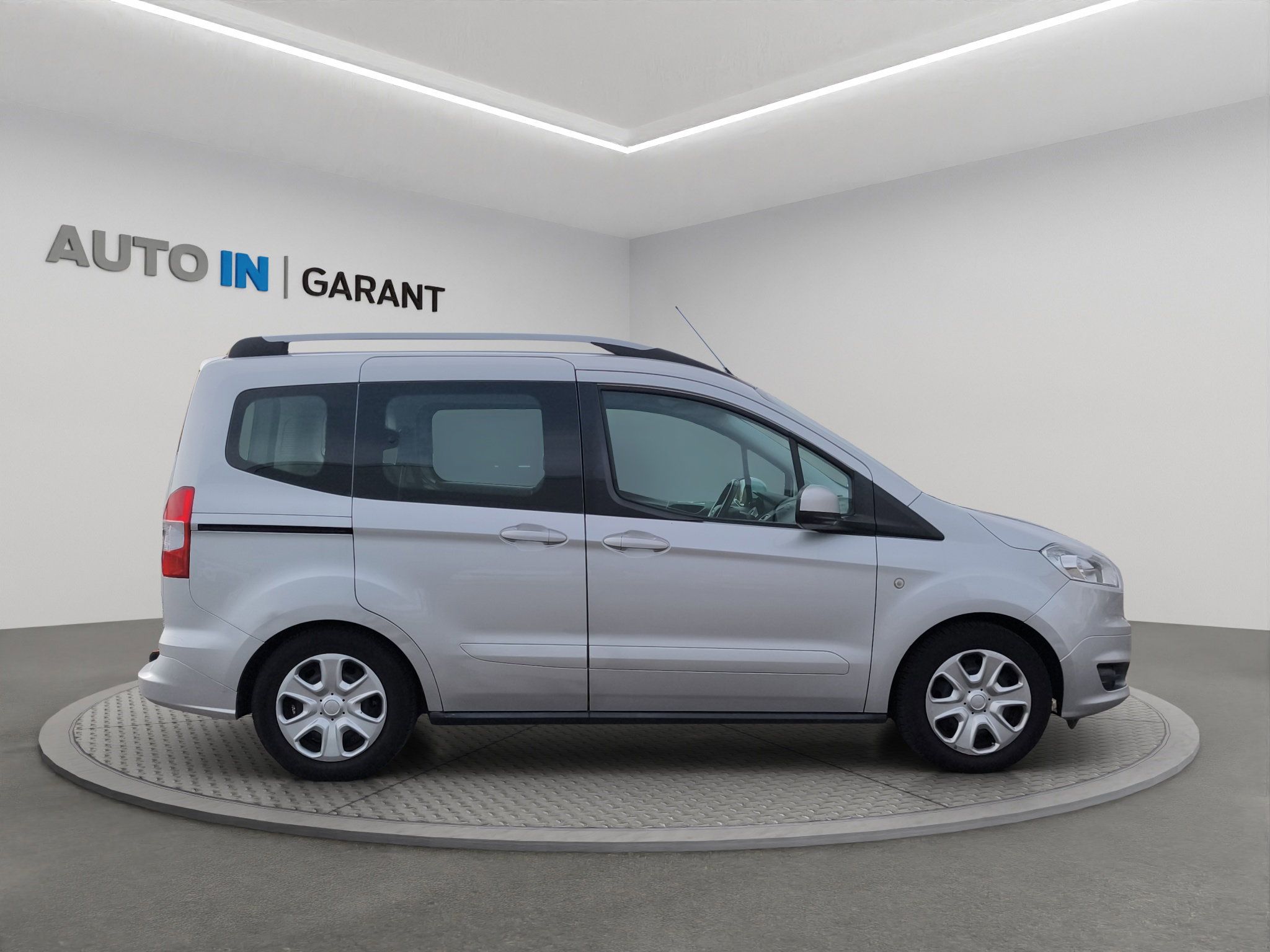 Ford Tourneo Courier, TREND 1.0 EcoBoost 74kW, ČR - fotka 4