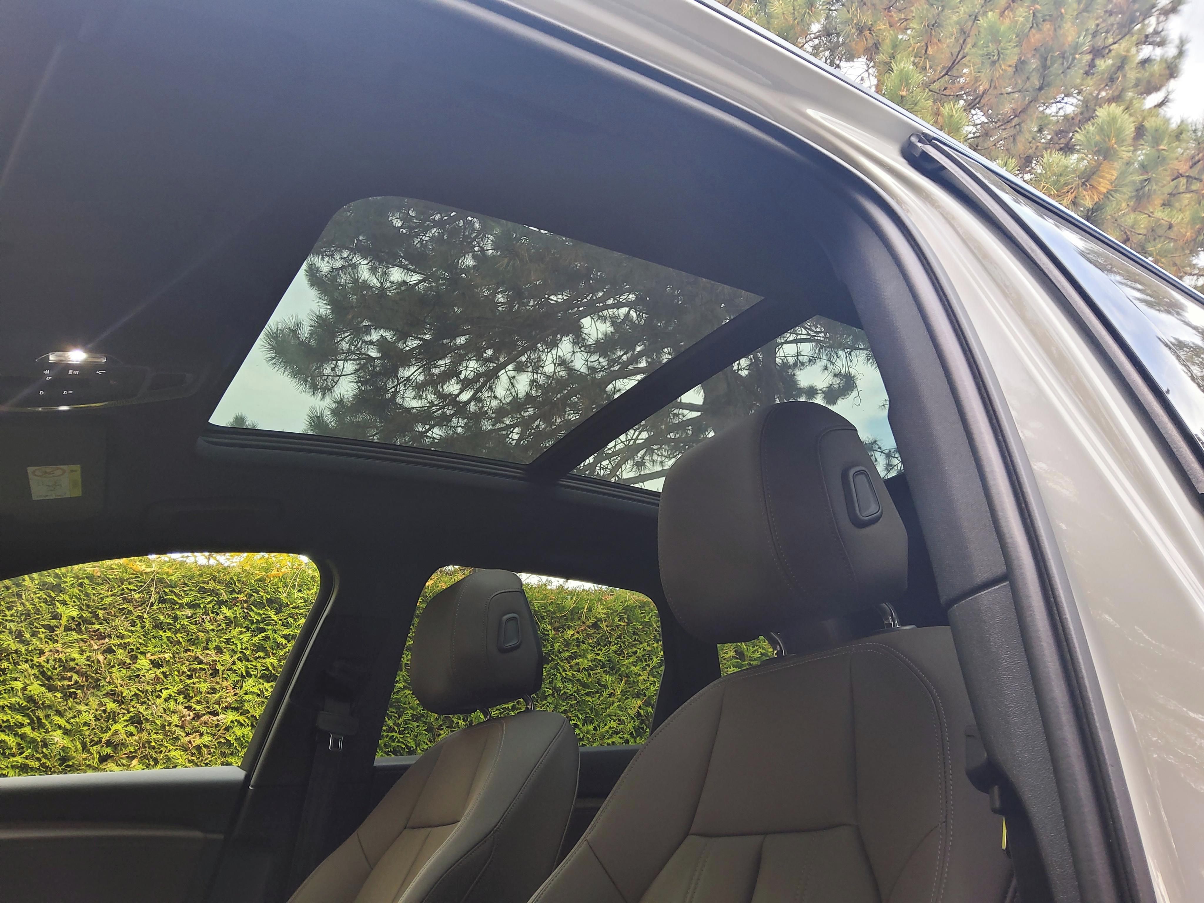 Audi e-tron, 285kW quattro S-Line Pan HuD - fotka 6