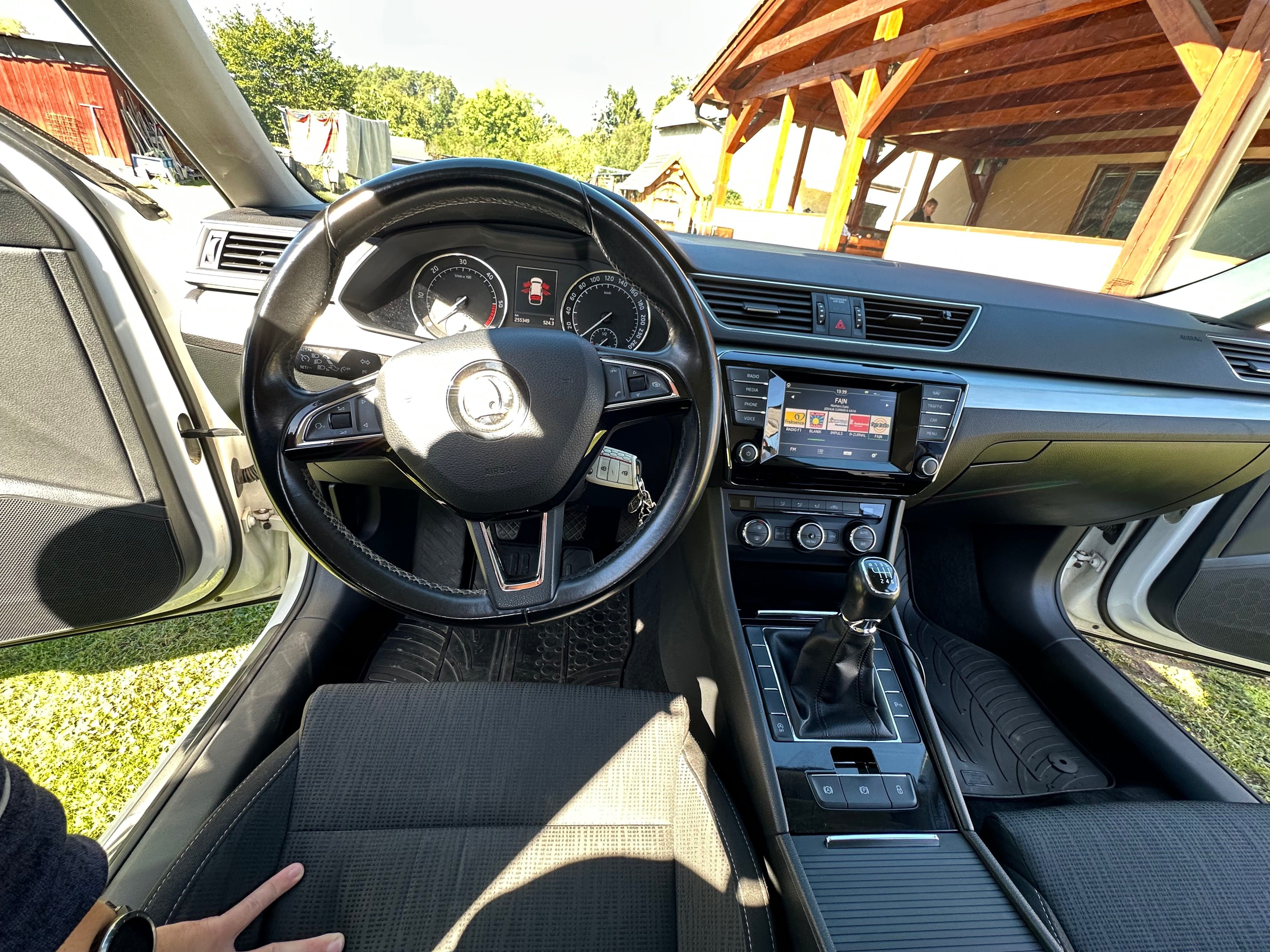 Škoda Superb, Škoda Superb 2.0 tdi 110kw - fotka 6