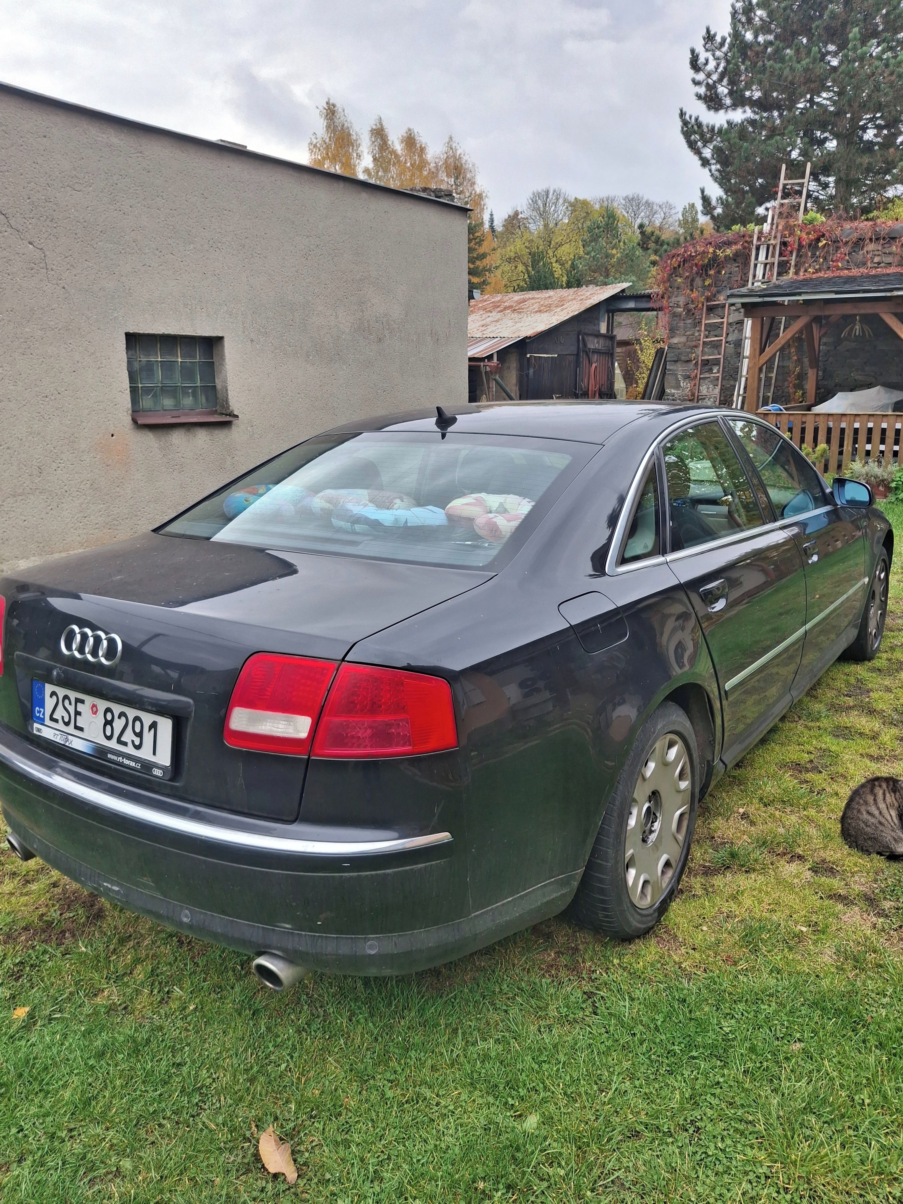 Audi A8, 3.7 benzín + plyn - fotka 3