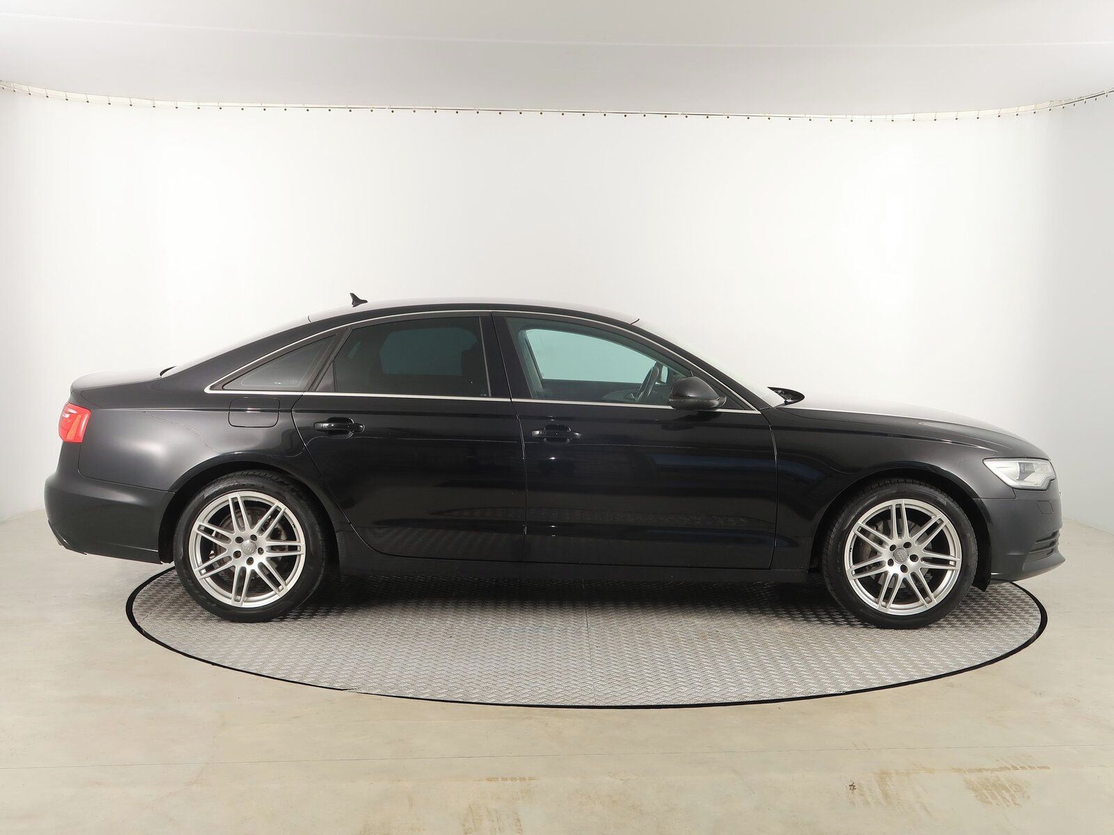 Audi A6, 3.0 TDI, Basis, 4X4, Automat - fotka 6