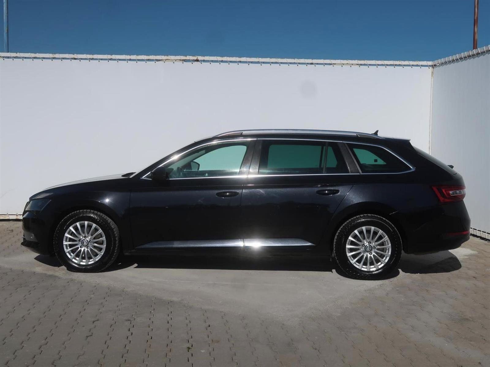 Škoda Superb, 2.0 TDI, Style, Automat - fotka 3