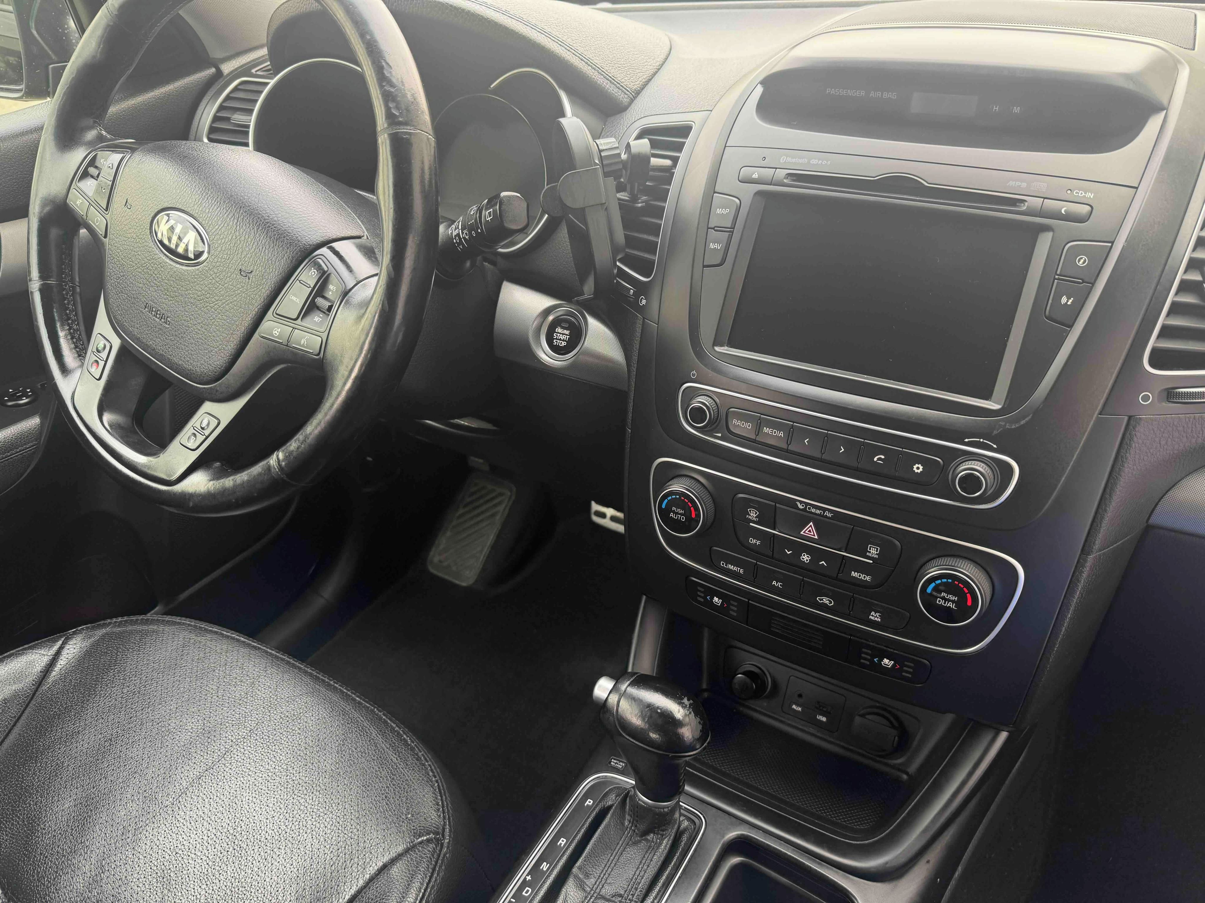 Kia Sorento, Kia Sorento 4x4 7 míst - fotka 4