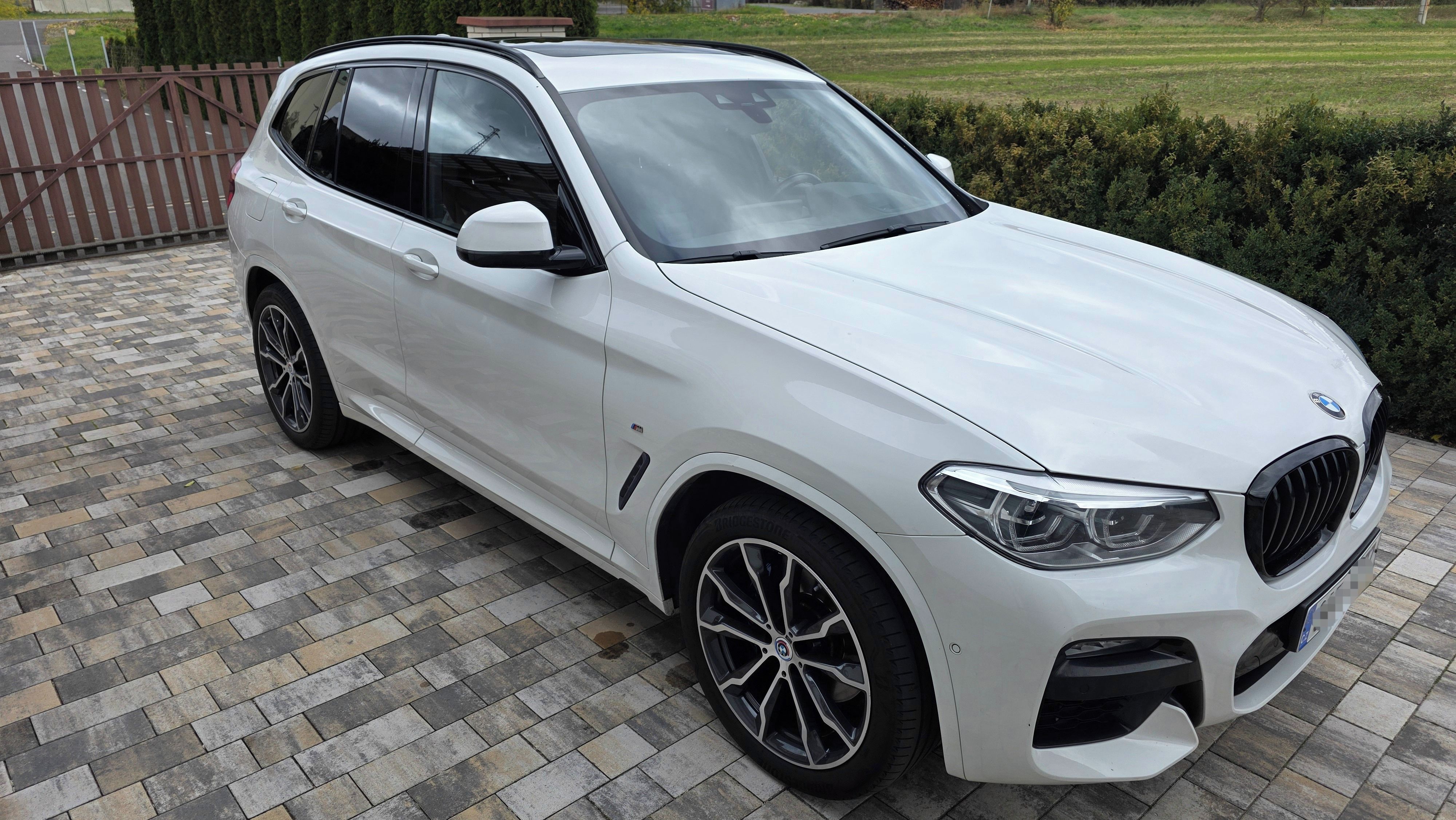 BMW X3, Mpaket, panorama, nezávislé