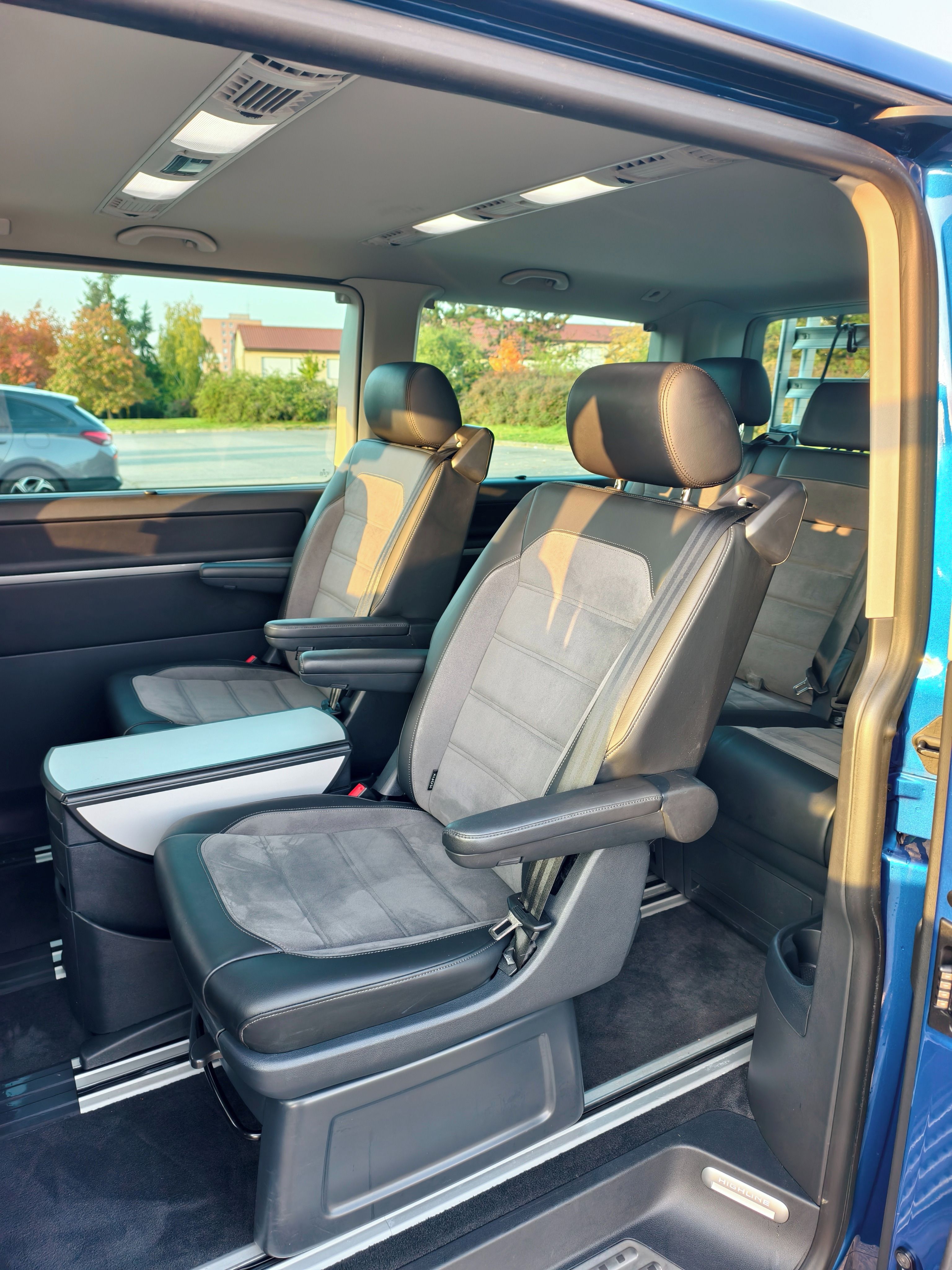 Volkswagen Multivan, 2.0 TDI DSG, 7 MÍST, TAŽNÉ,DPH - fotka 6