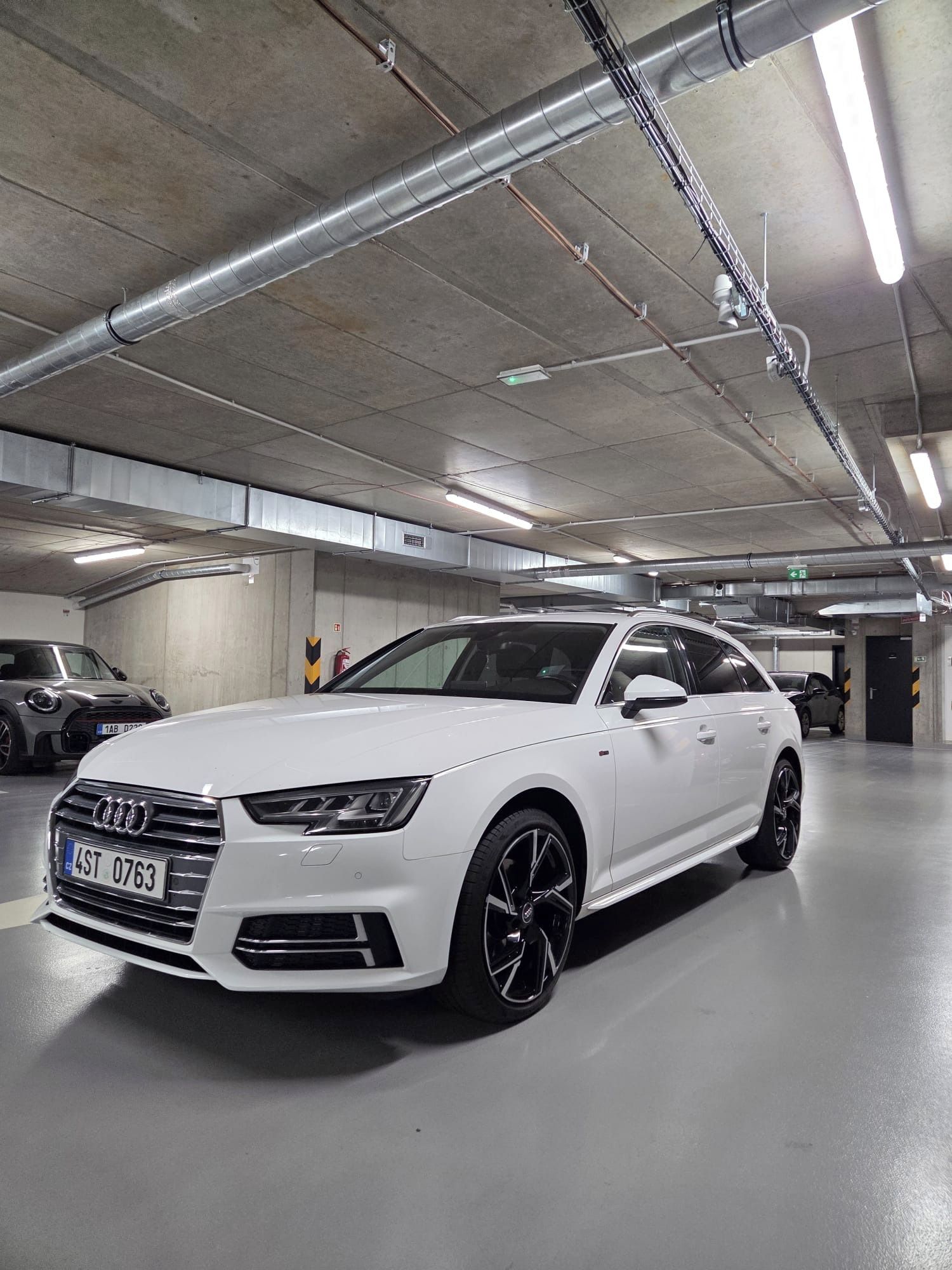 Audi A4 Avant, 2.0 TDI 110 kW | S line | Matr - fotka 2