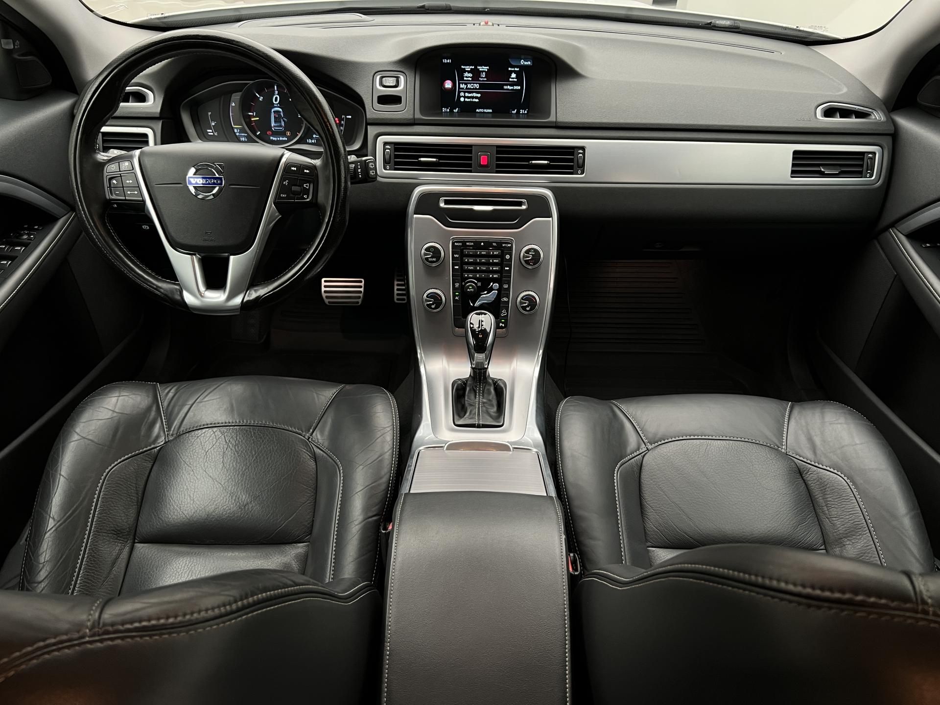 Volvo XC70, D4 SUMMUM AUT - fotka 2