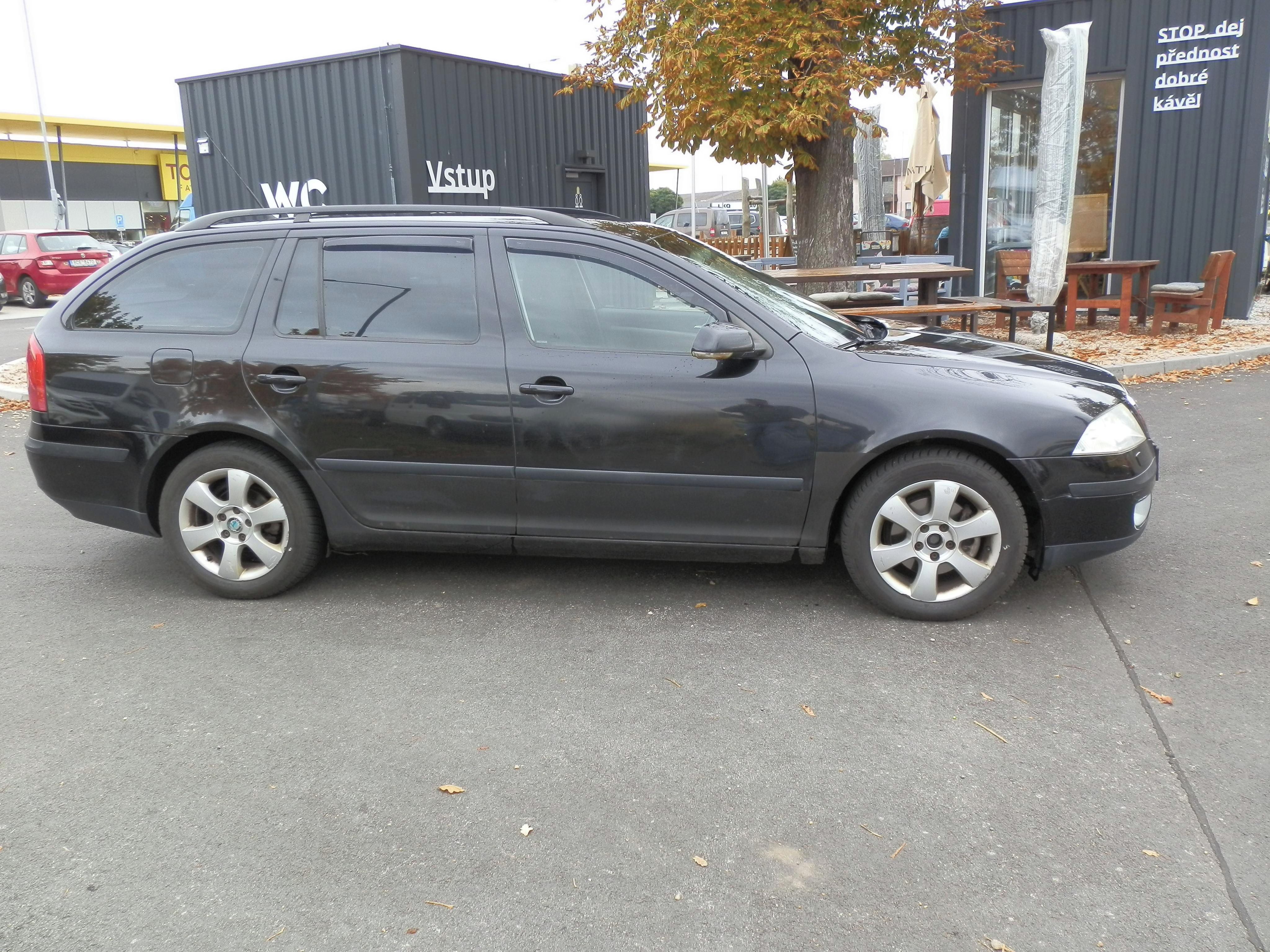Škoda Octavia, 2,0 TDi - fotka 4