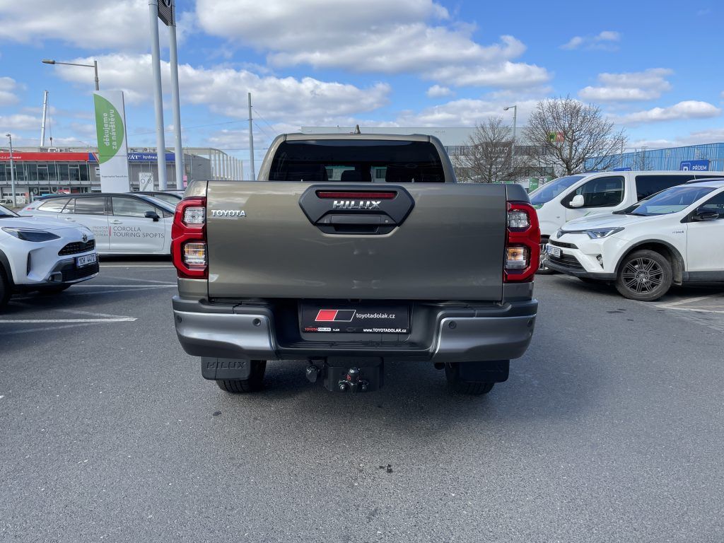 Toyota Hilux, 2.8D Invincible ODBĚR 3/2027 - fotka 4