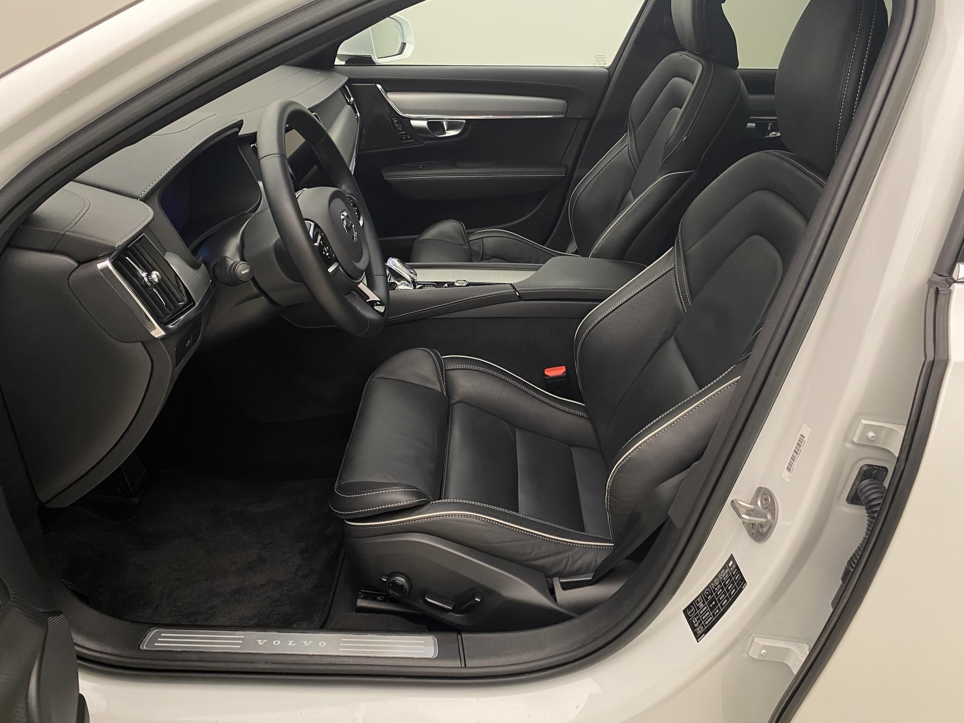 Volvo V90, B4 BRIGHT PLUS AUT - fotka 3