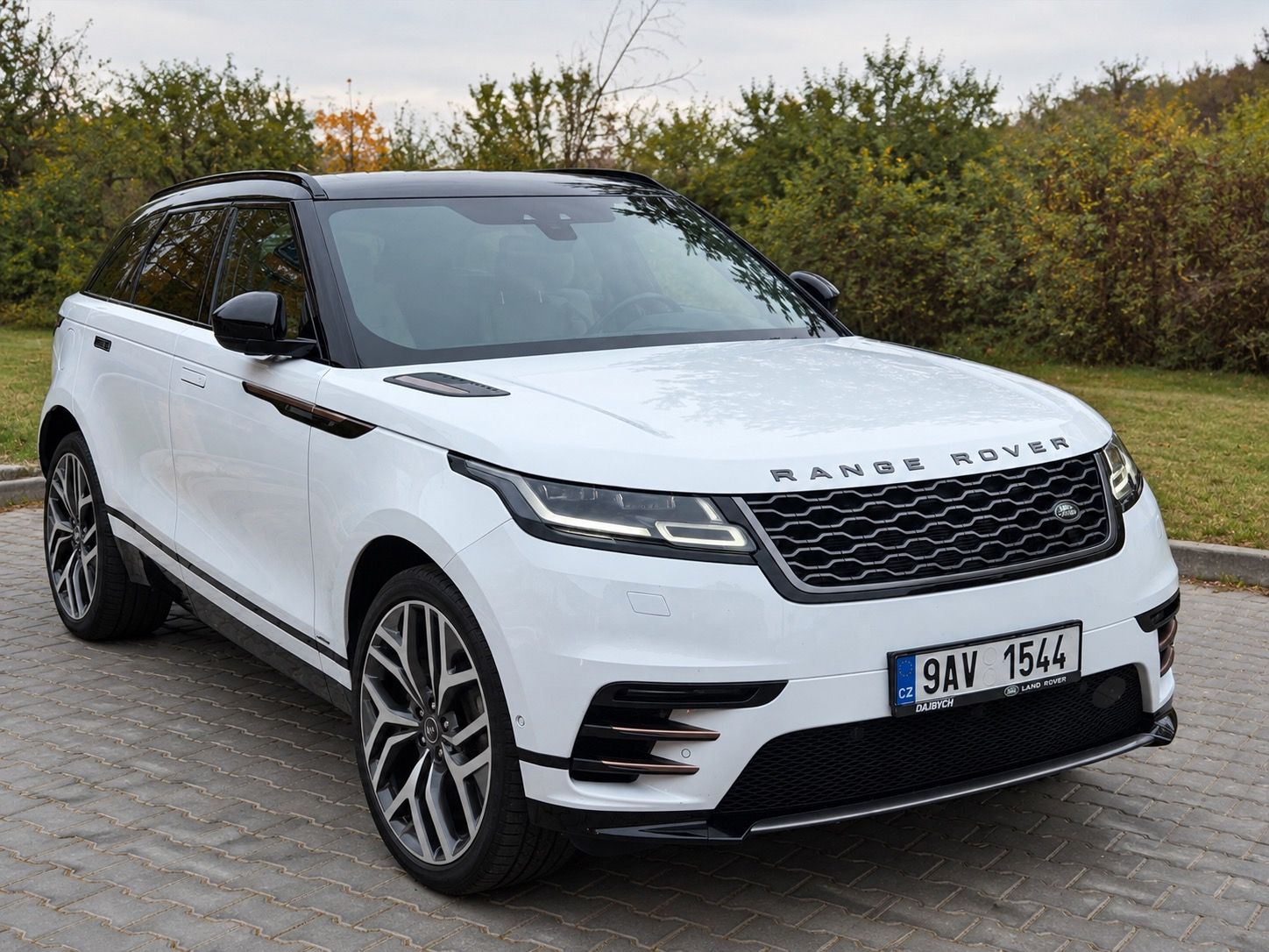 Land Rover Range Rover Velar, VELAR R-dynamic CZ TOP Výbava - fotka 2