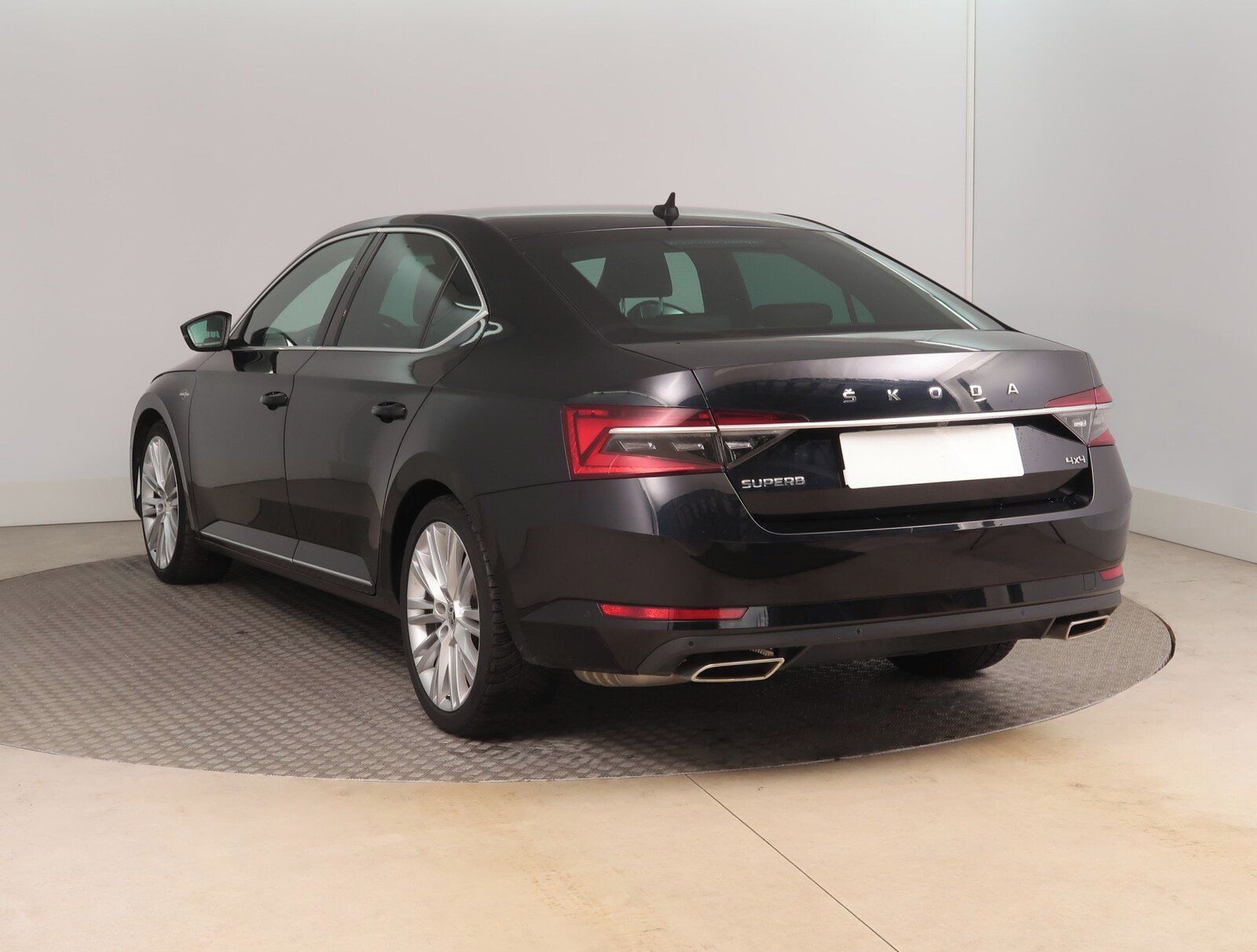 Škoda Superb, 2.0 TSI, Laurin&Klement, 4X4 - fotka 4