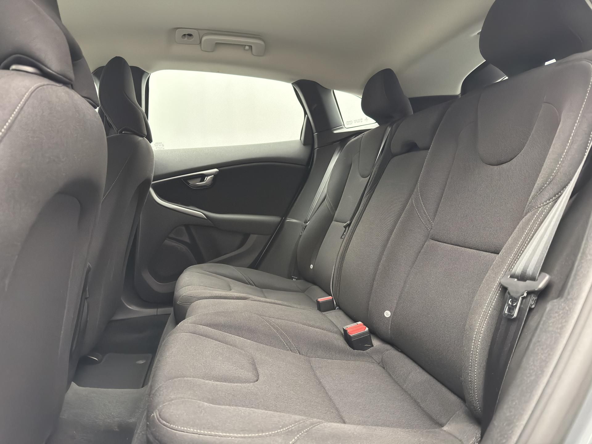 Volvo V40, T2 MOMENTUM AUT - fotka 6