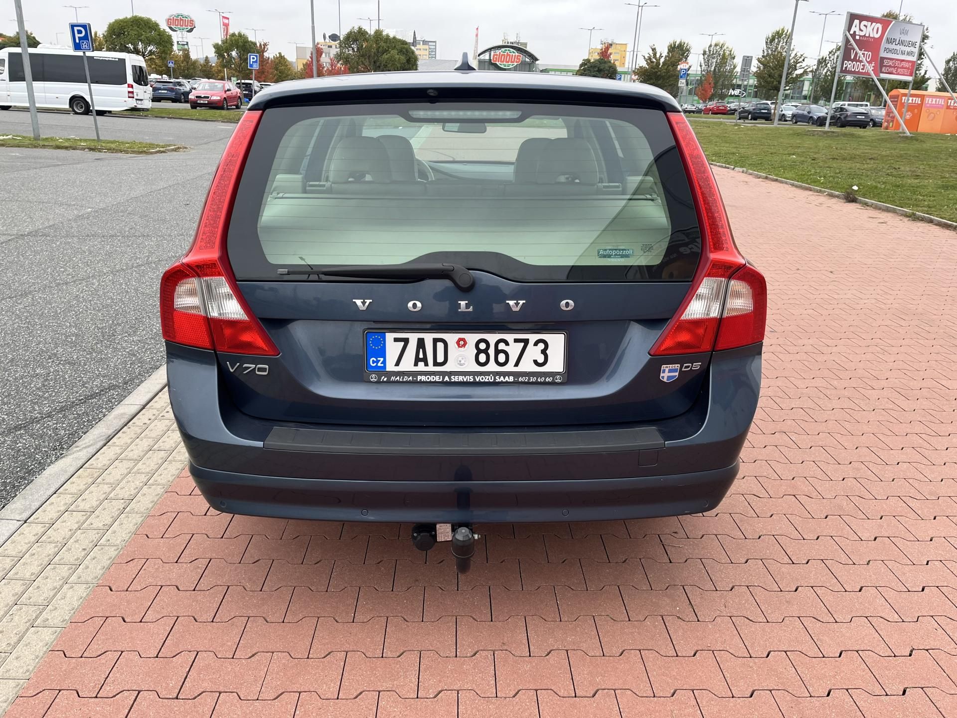 Volvo V70, 2.4 D5 136 kW Automat - fotka 6