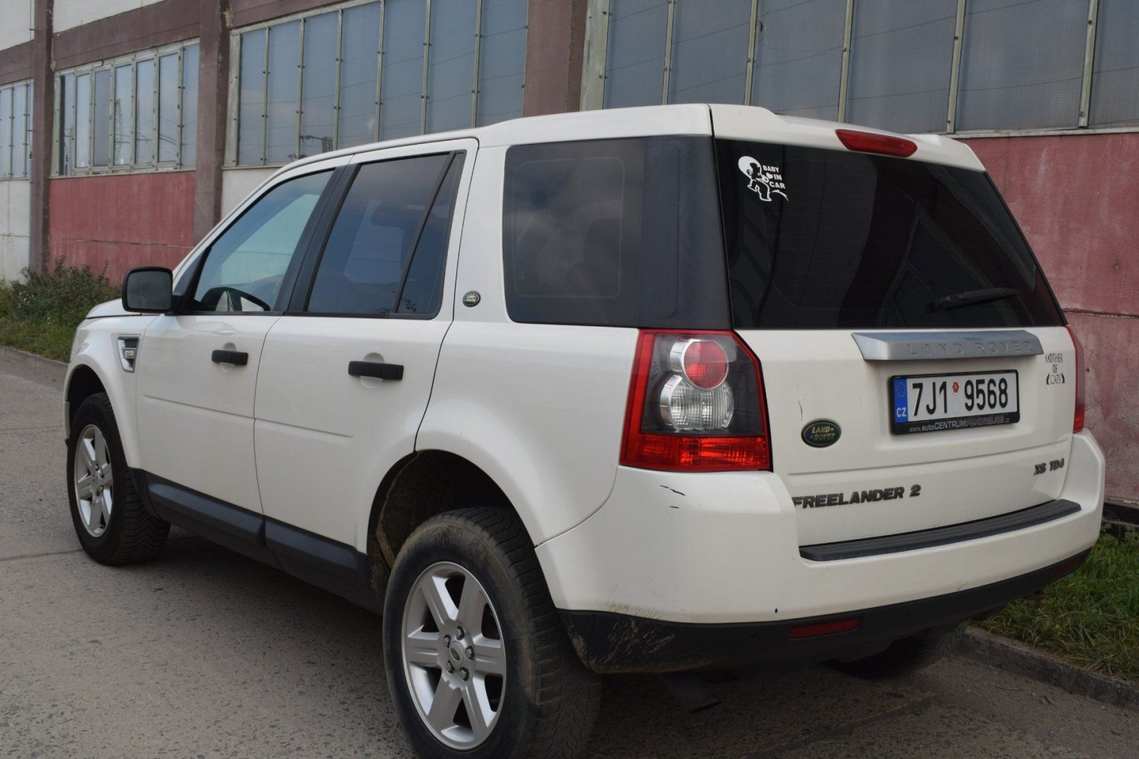 Land Rover Freelander, automat, slušný stav, DVD - fotka 4
