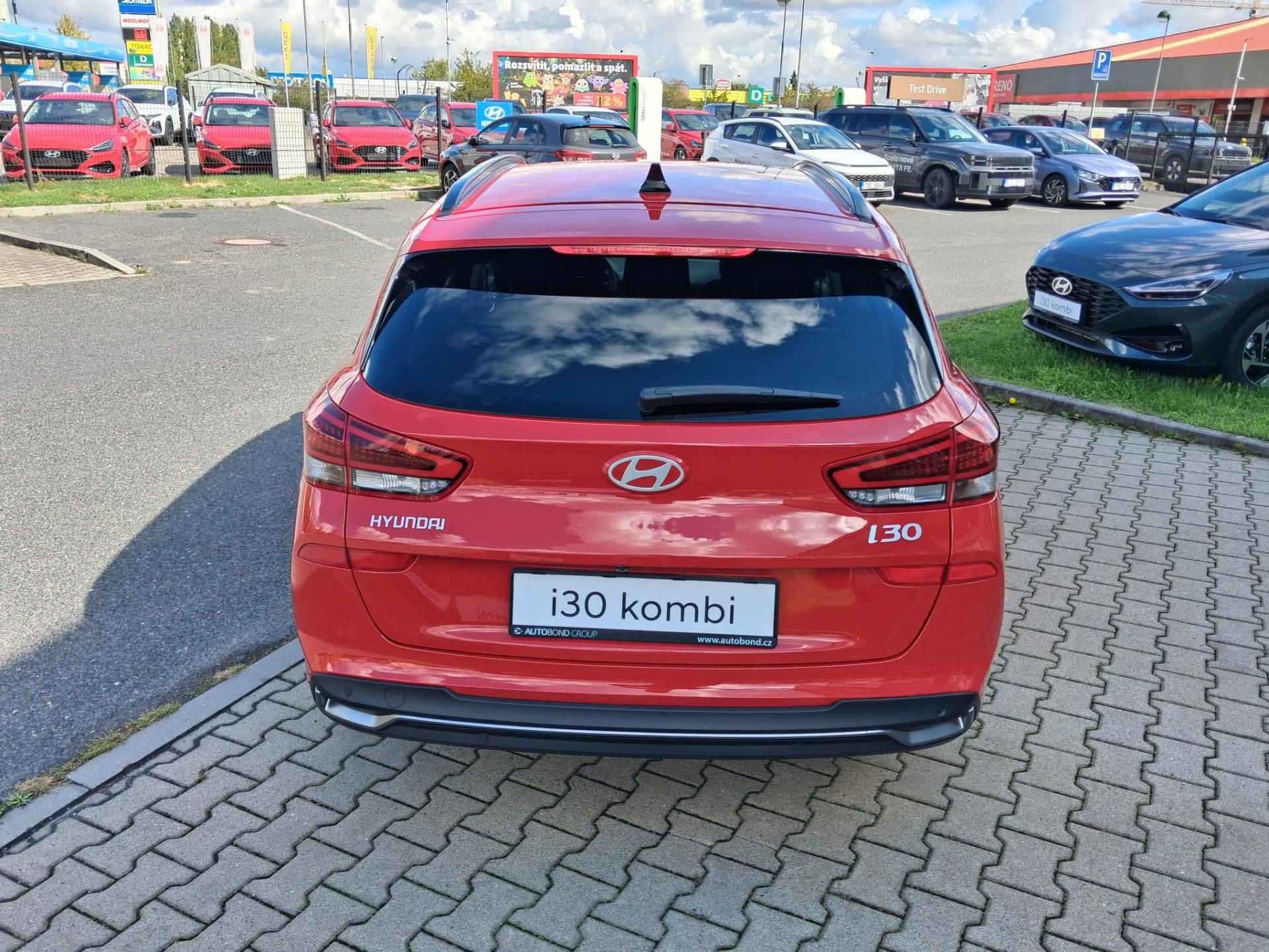 Hyundai i30, 1.6 T-GDi 150k GO Czech! - fotka 6