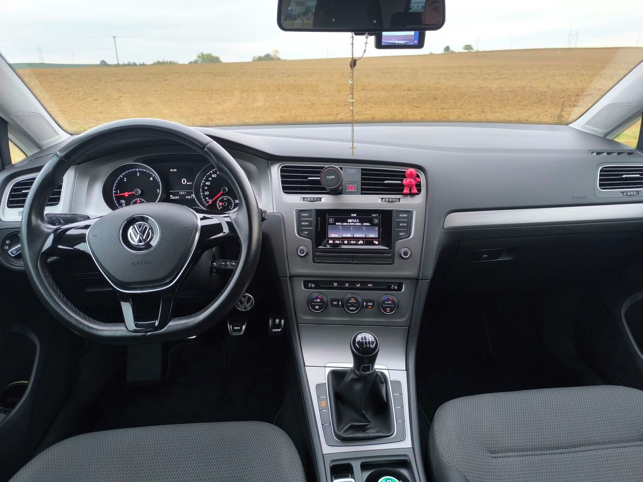 Volkswagen Golf - fotka 5