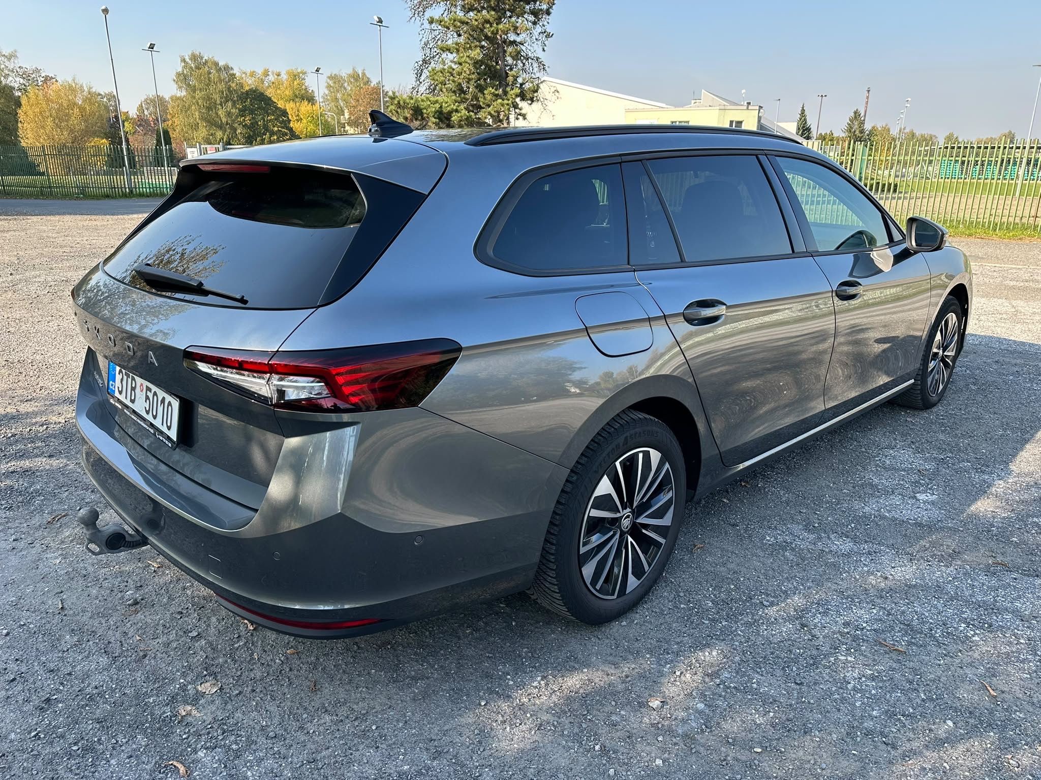 Škoda Superb, 1.5 TSI, DSG, tažné - fotka 4