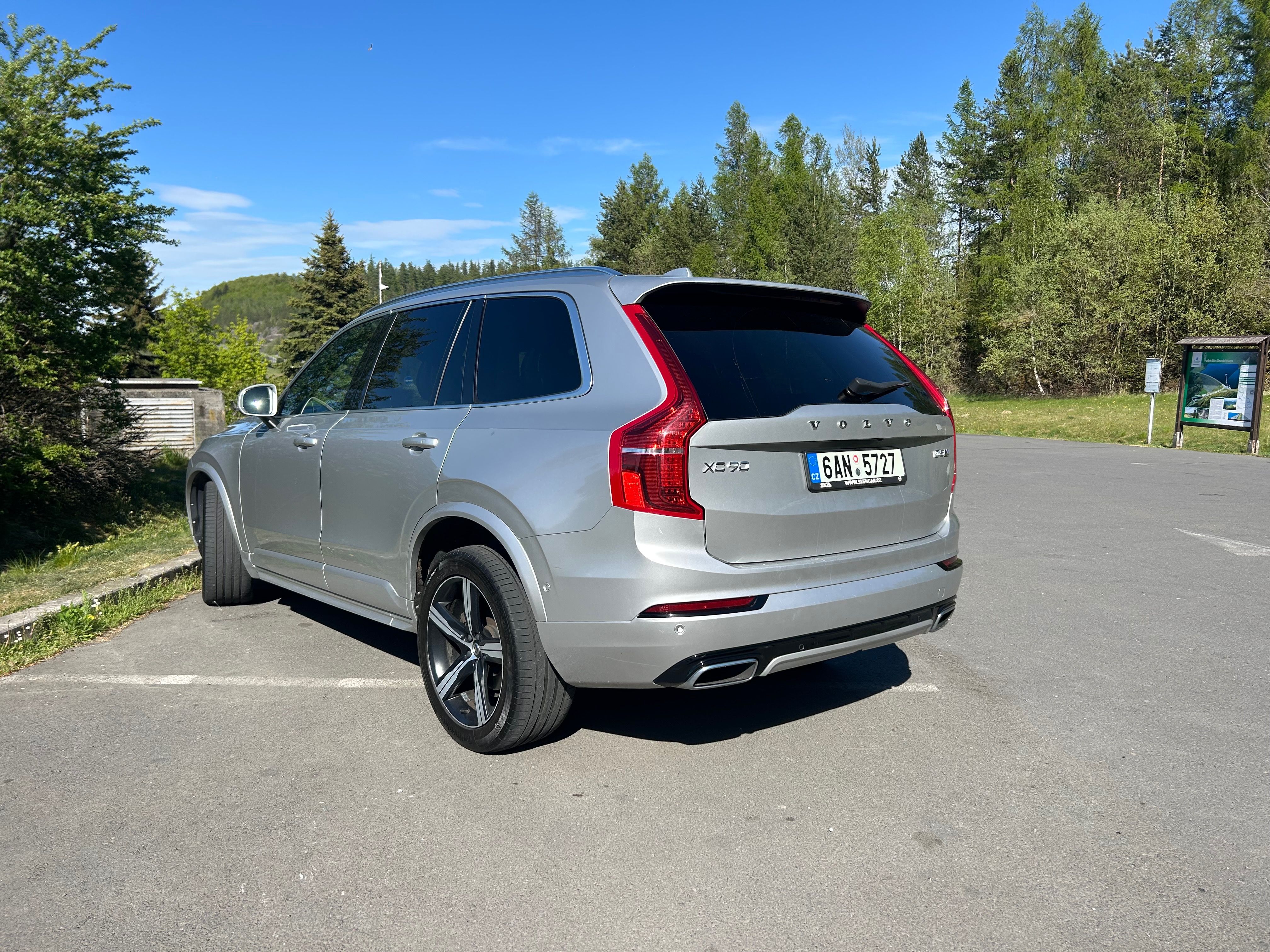 Volvo XC90, D5 R-Design MATRIX_VZDUCH_DPH - fotka 4