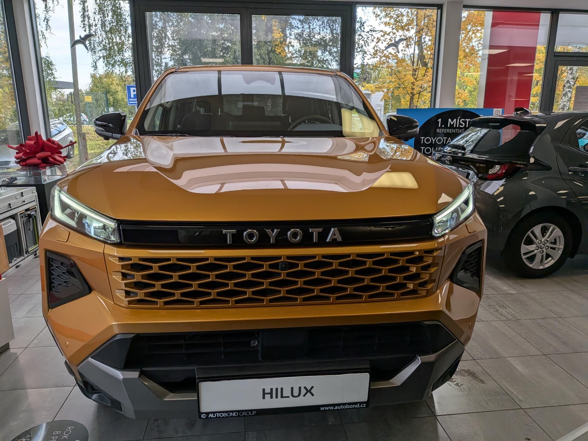 Toyota Hilux, Double Cab, 2.8L D 204k 48V MH - fotka 2