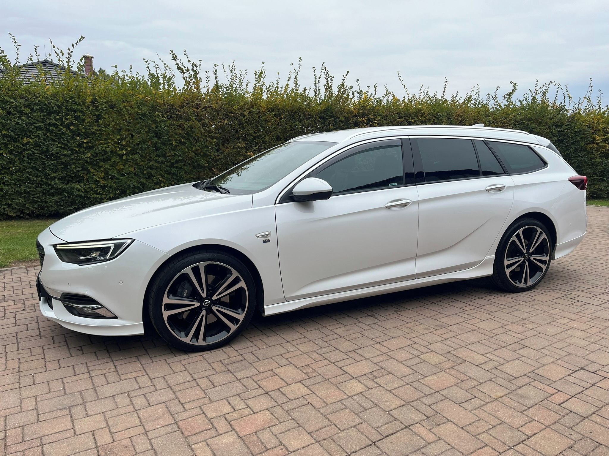 Opel Insignia, 2.0T 4x4 OPC 191kW HUD ACC - fotka 4
