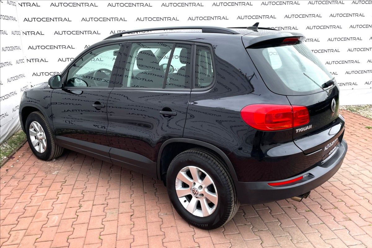 Volkswagen Tiguan, 1,4 TSi,90kW,serv.kniha - fotka 6