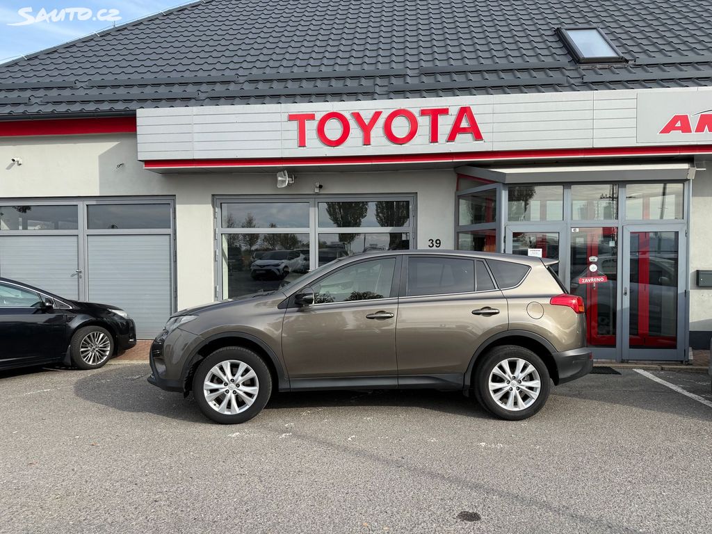 Toyota Rav4, fotka 6