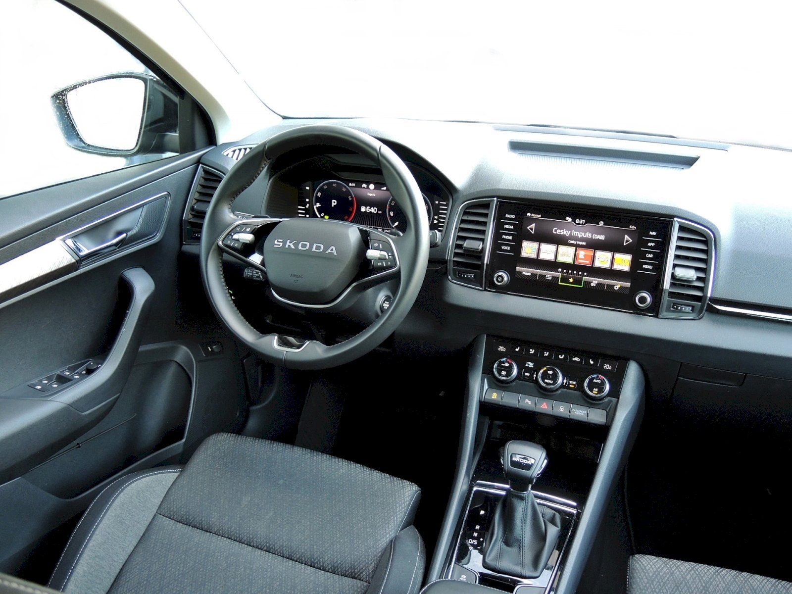 Škoda Karoq, 1.5 TSI 110kW DSG Top Selectio - fotka 5