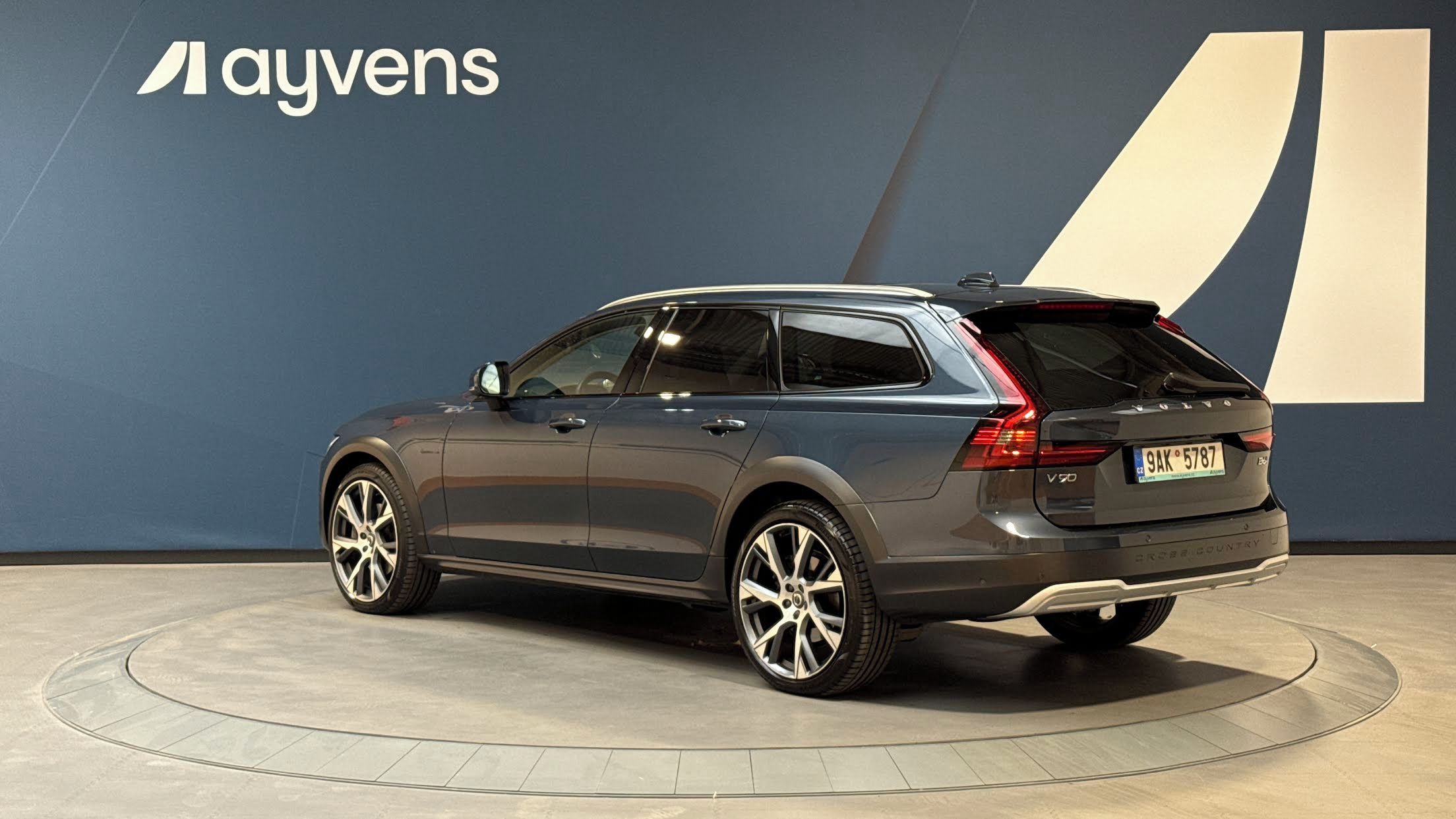 Volvo V90, B6 AWD benzin Ultimate Auto - fotka 3