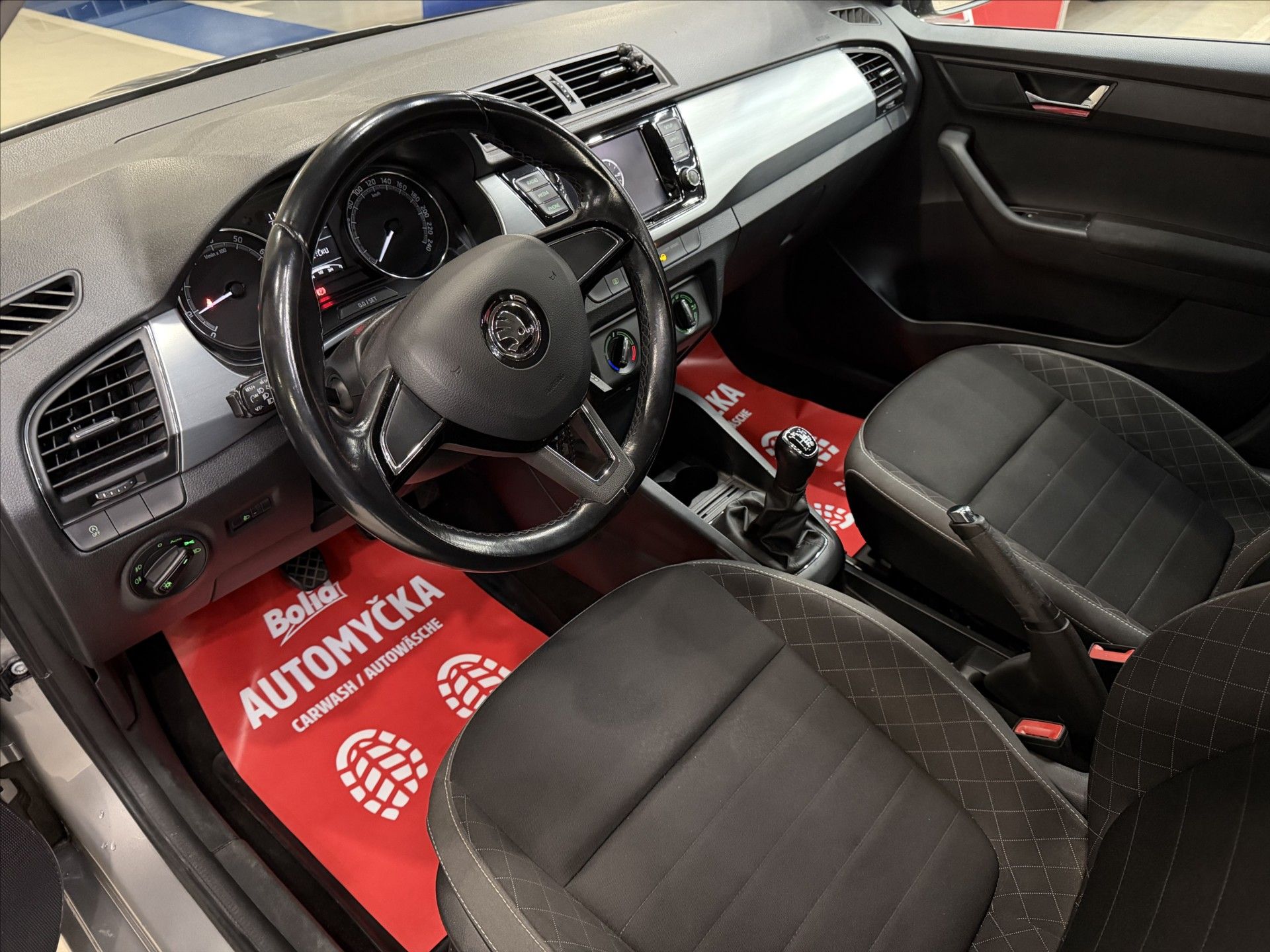 Škoda Fabia, 1,0 TSi  Elegance - fotka 5