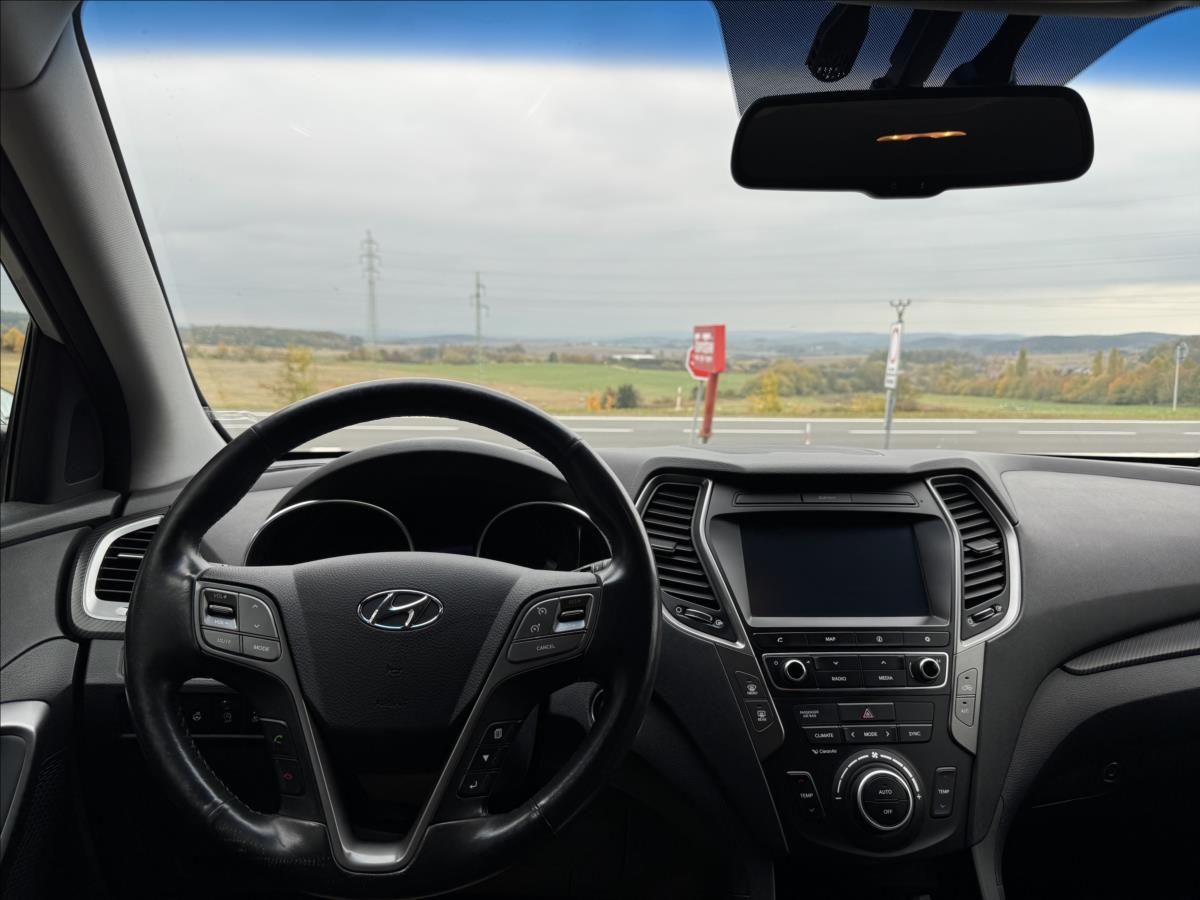 Hyundai Santa Fe, 2,2 CRDi Style 4x4 - fotka 5