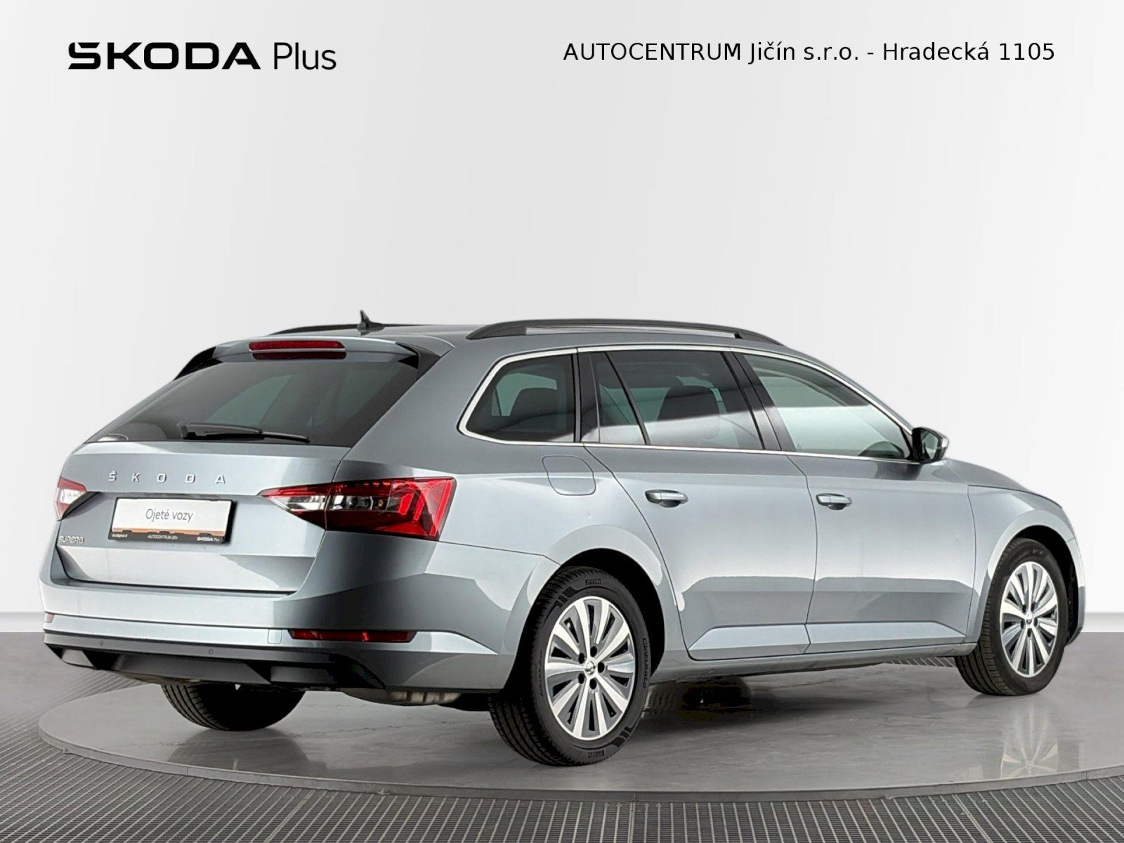 Škoda Superb, Combi DSG 2.0TSI 140kW Ambitio - fotka 2