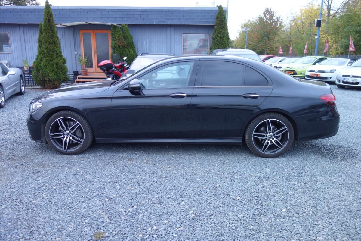 Mercedes-Benz Třídy E, 220, ČR, SERV.KN., 4MATIC. - fotka 3