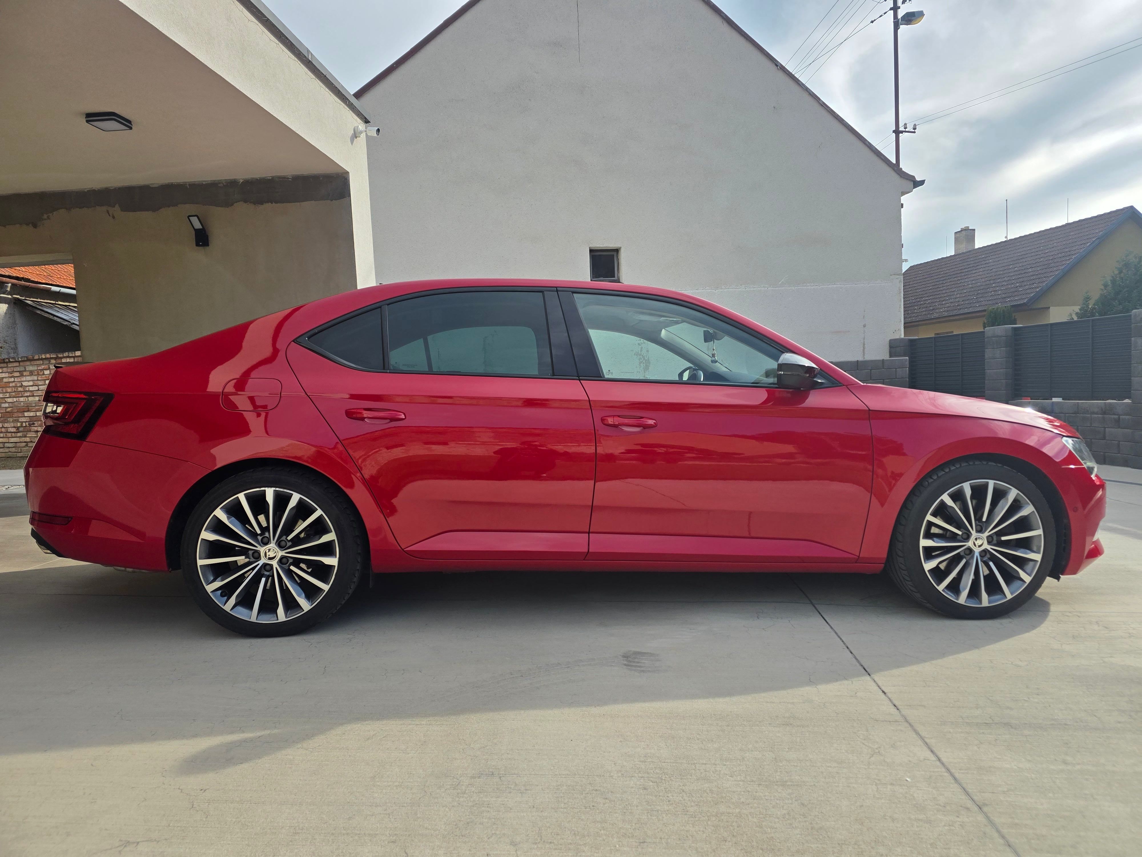 Škoda Superb, 2.0 TSI 206 kW L&K DSG,Odpočet - fotka 5