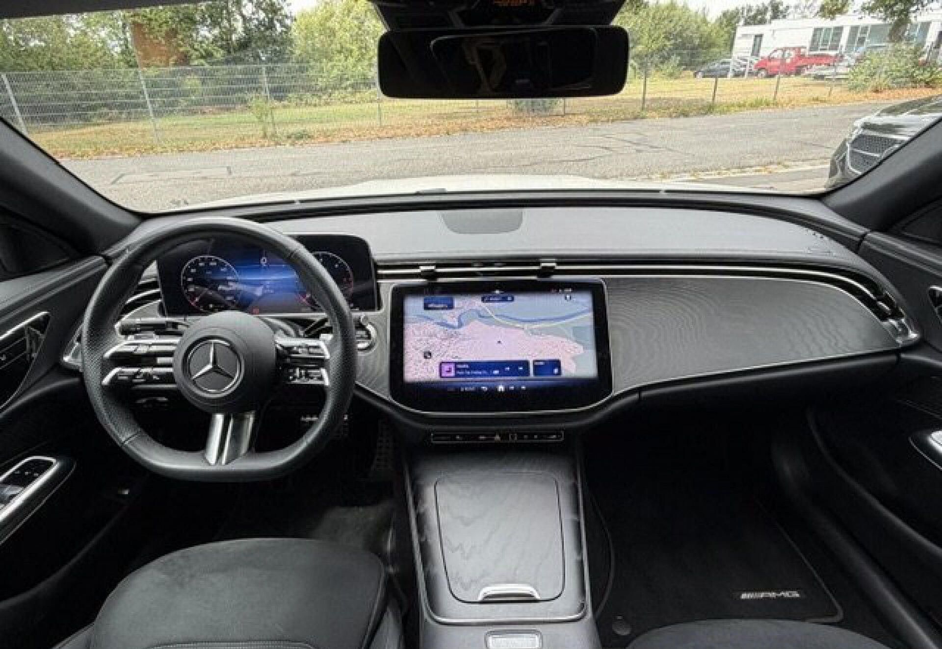 Mercedes-Benz Třídy E, 220d 4M AMG Night Distronic - fotka 6